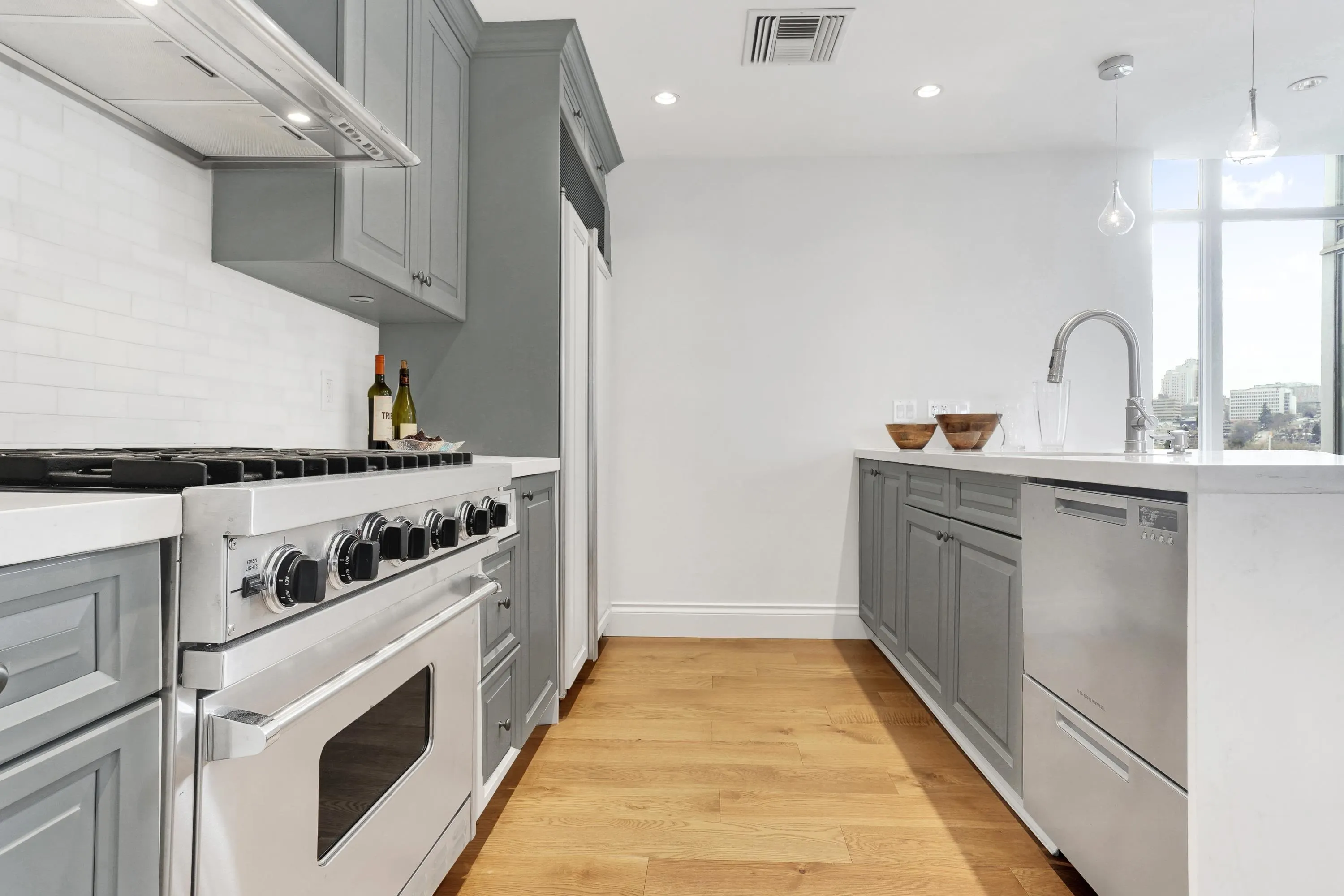 426 Beach Crescent #701
