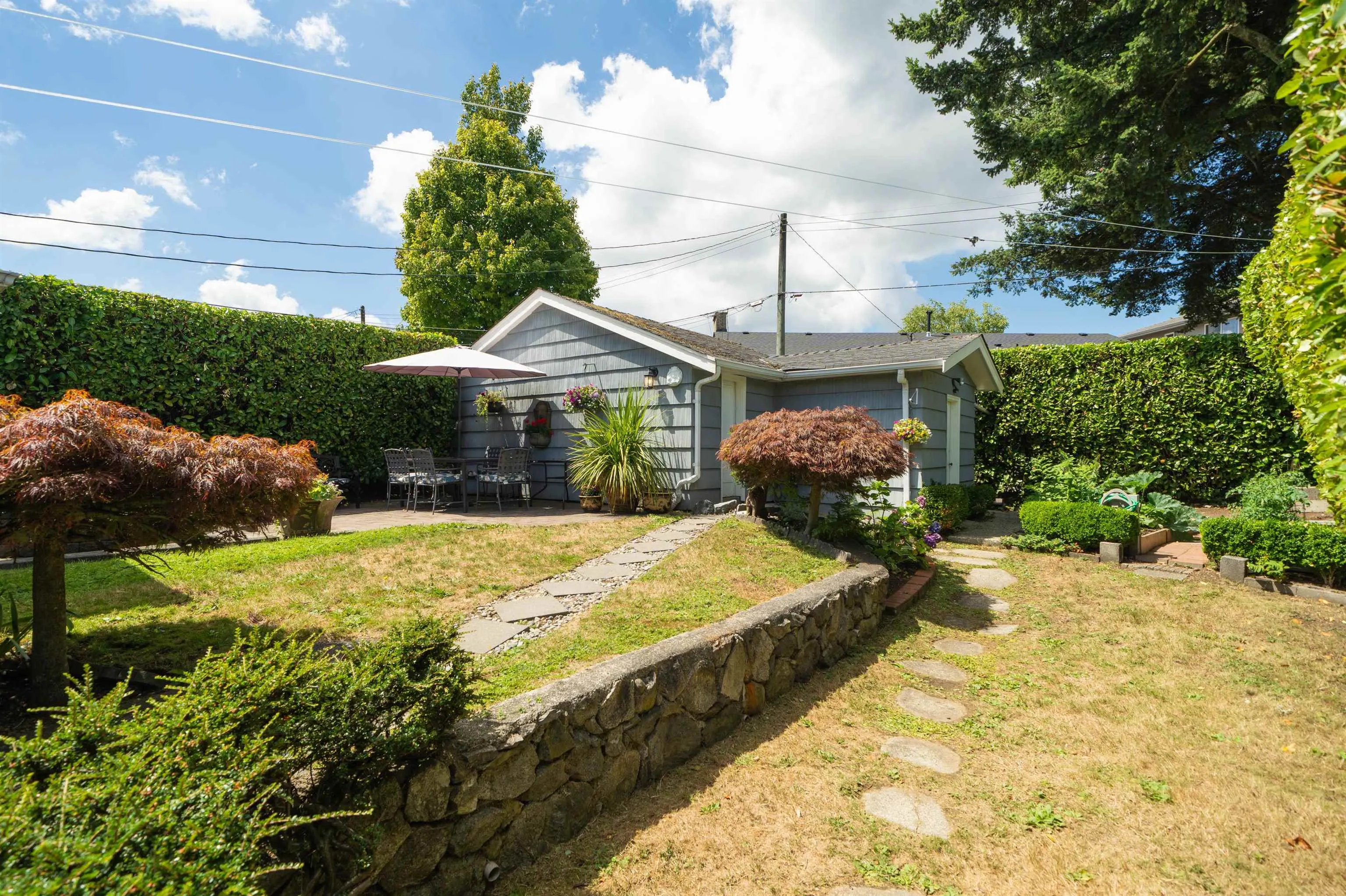 335 Churchill Avenue