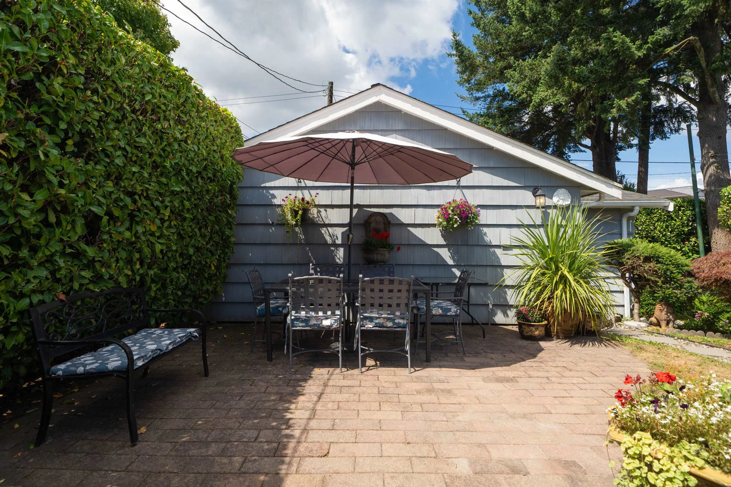 335 Churchill Avenue