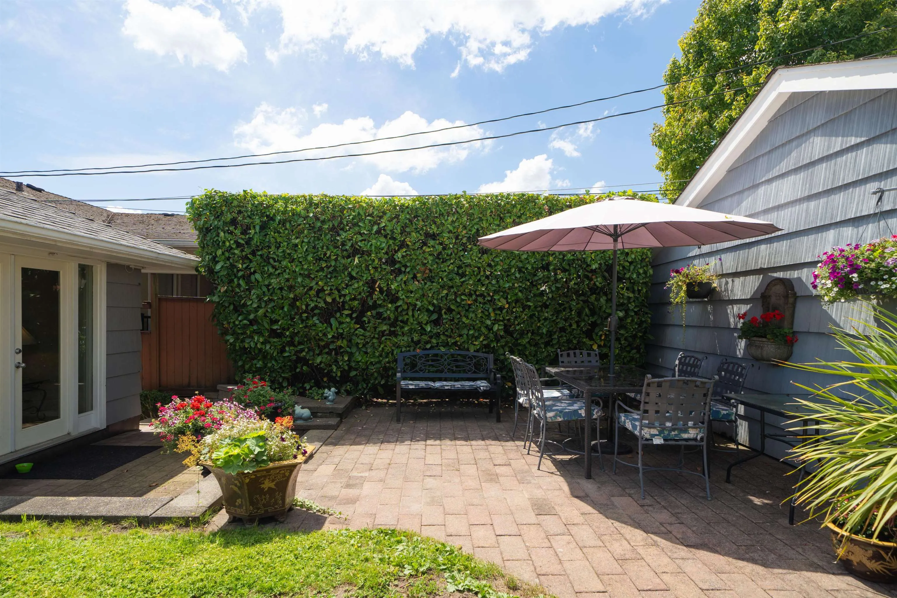 335 Churchill Avenue