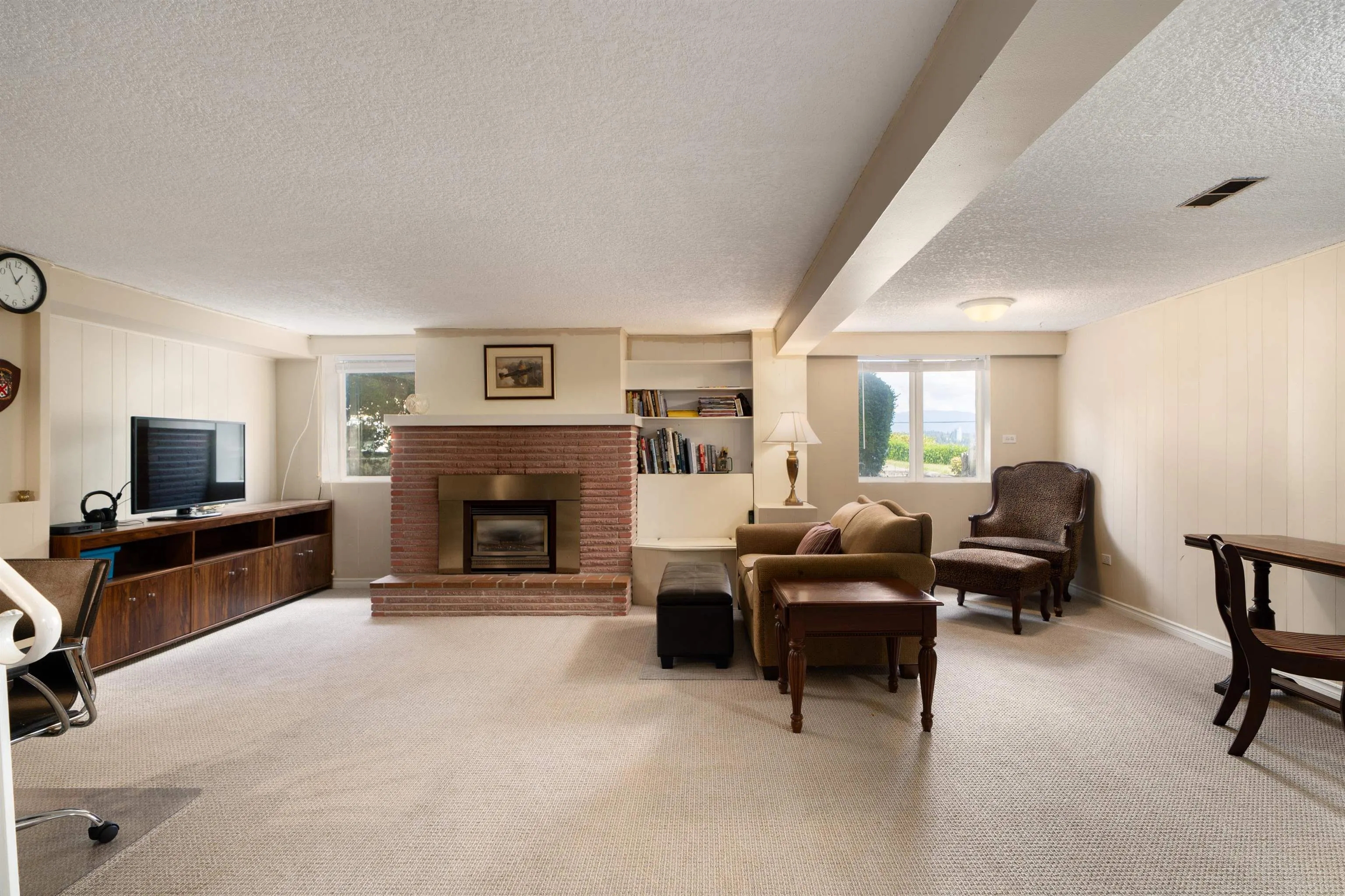 335 Churchill Avenue