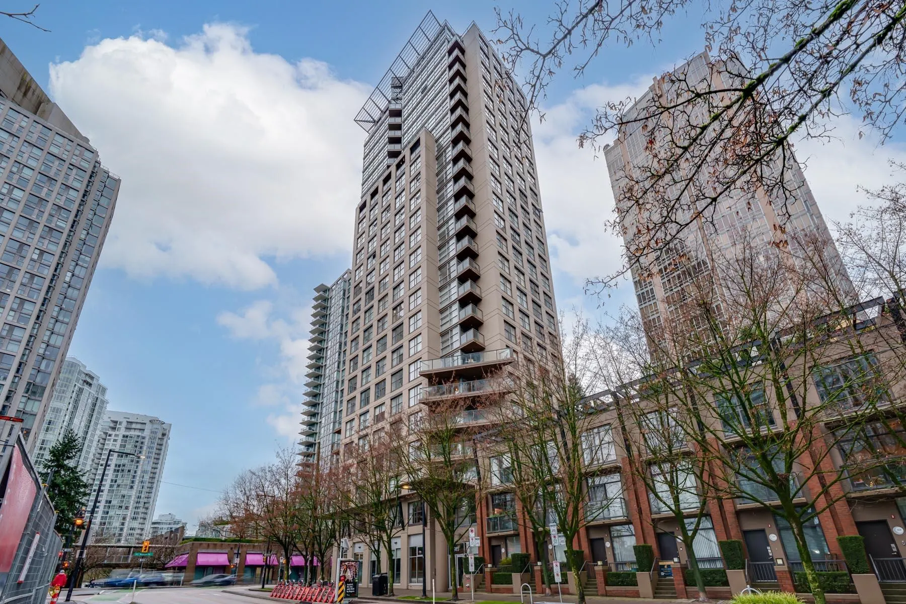 989 Beatty Street #305