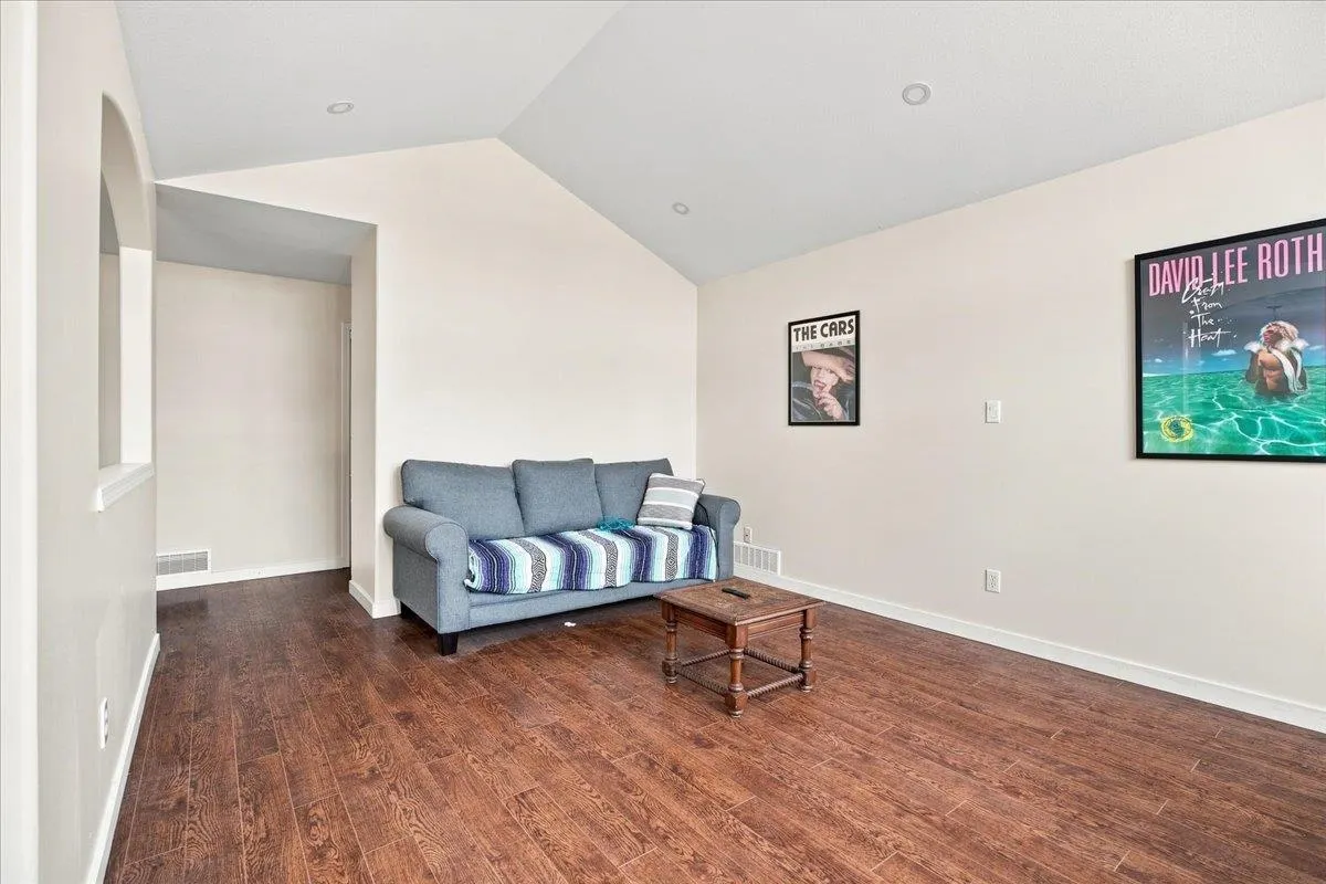5415 Peach Road #18