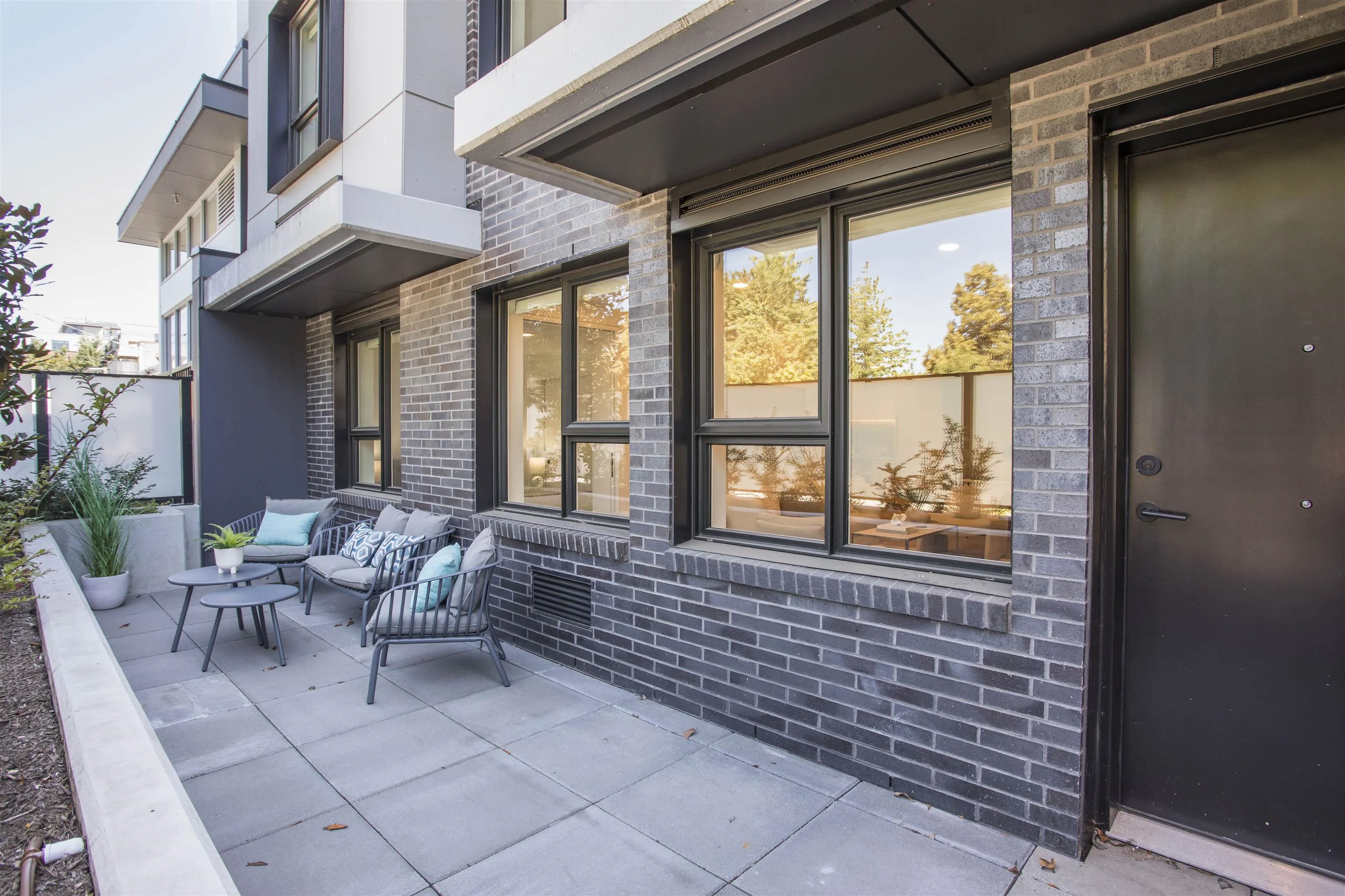 2471 St. George Street #TH201