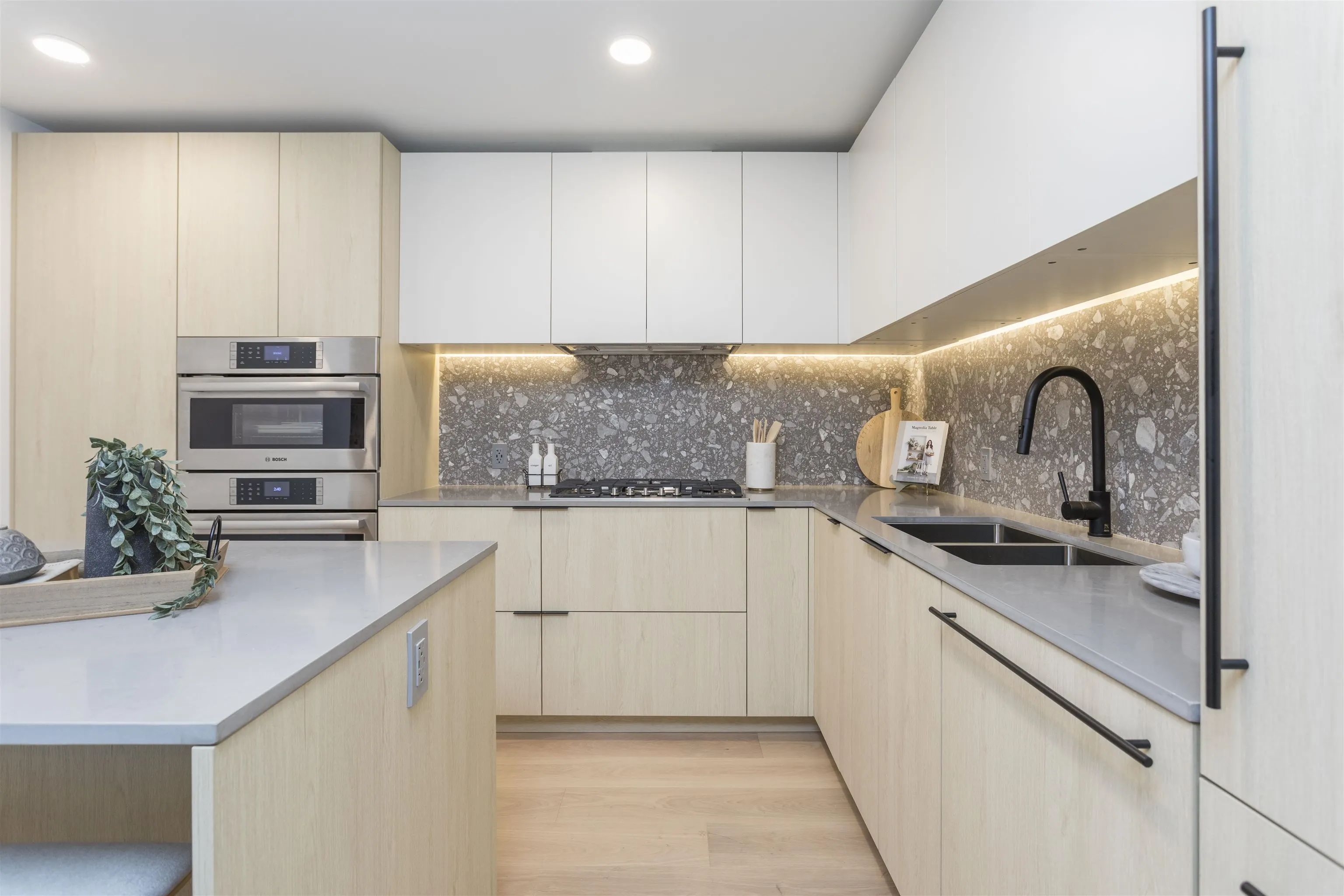 2471 St. George Street #TH201