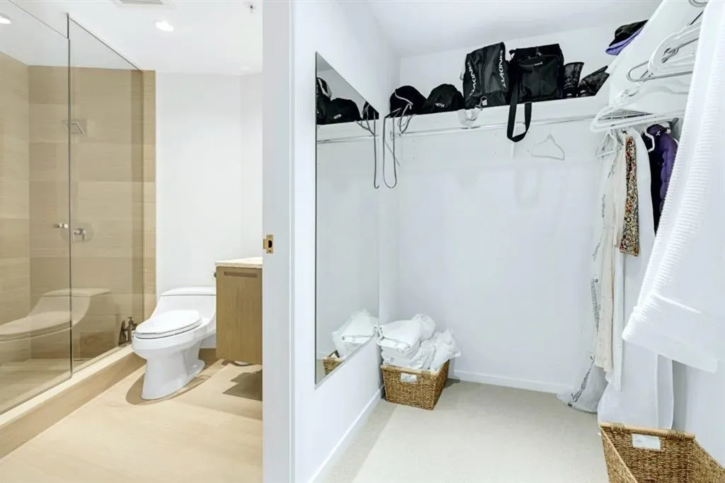 1011 W Cordova Street #230X