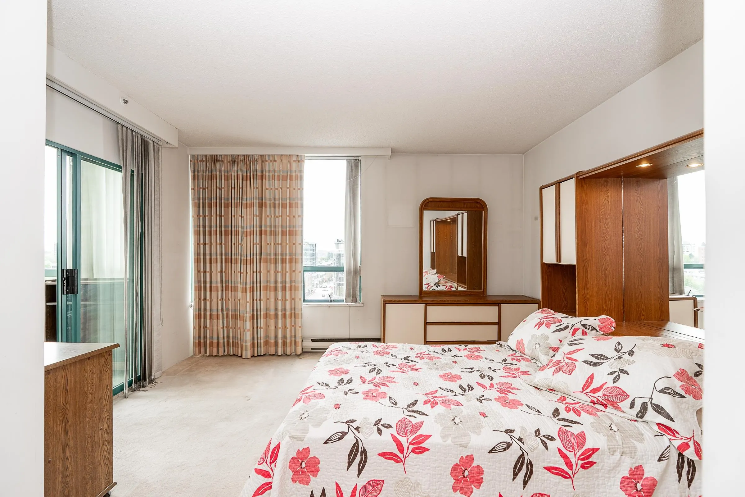 1355 W Broadway #804