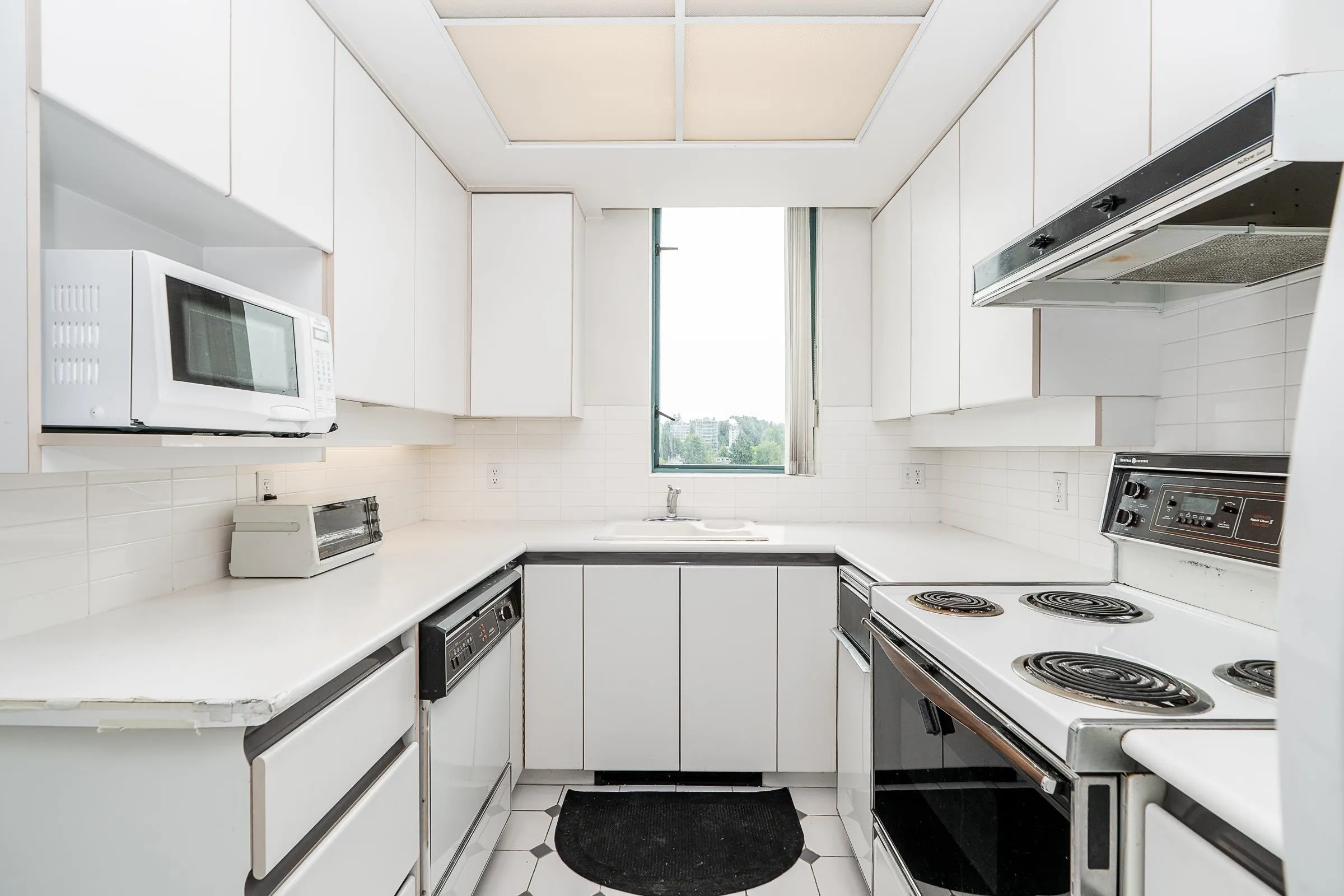 1355 W Broadway #804
