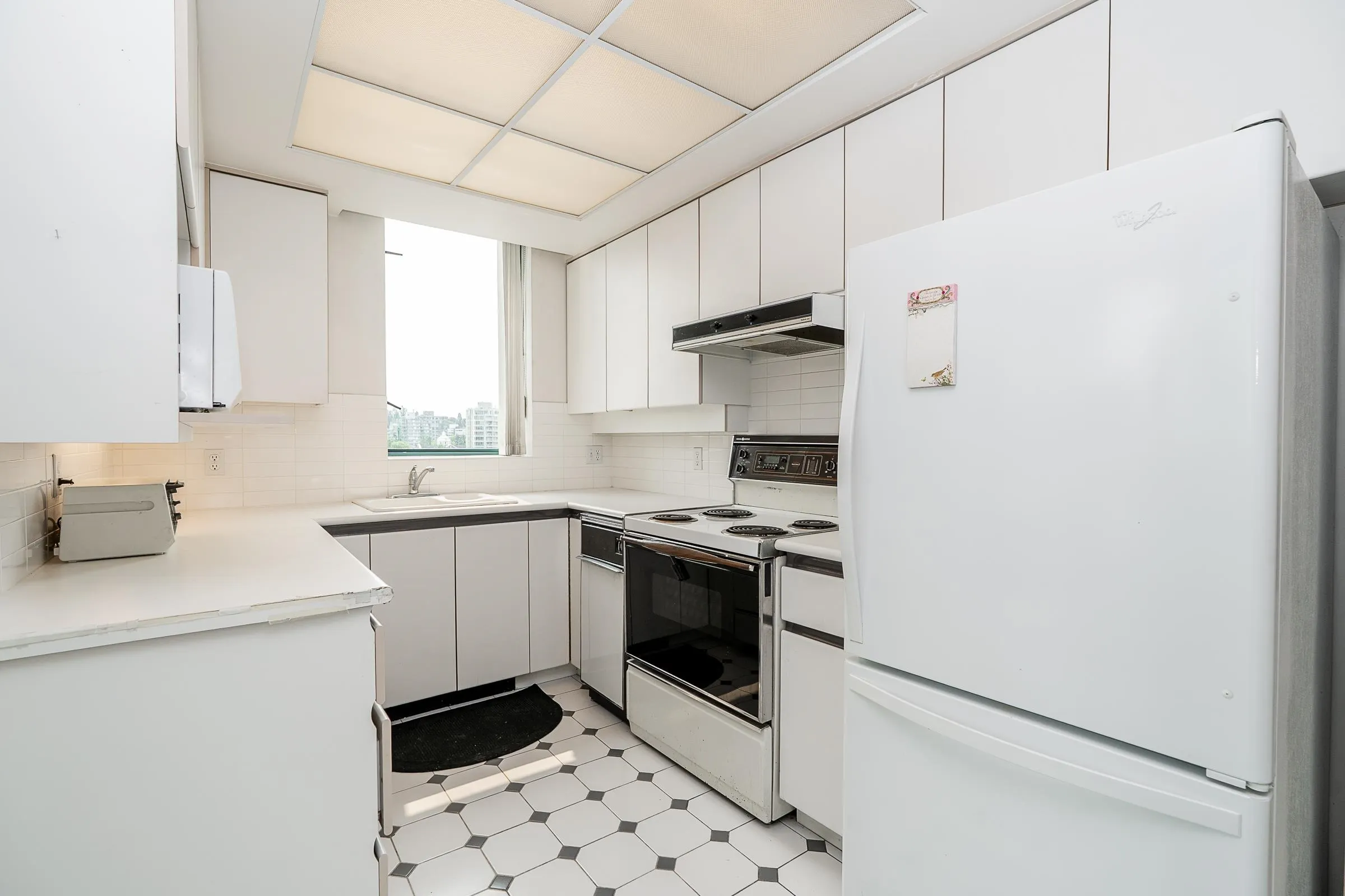 1355 W Broadway #804