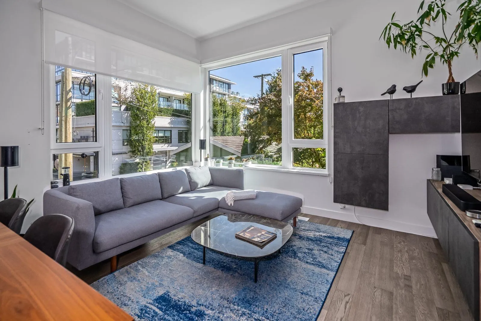 487 W 26th Avenue