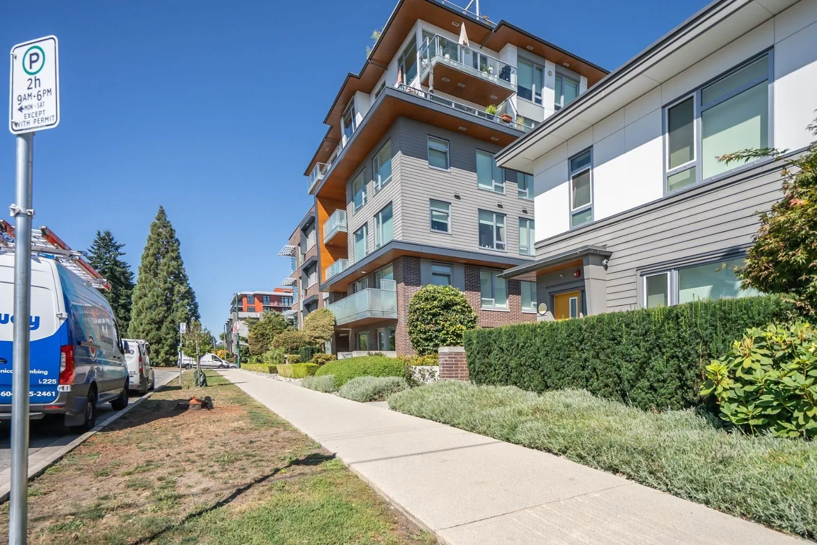 487 W 26th Avenue