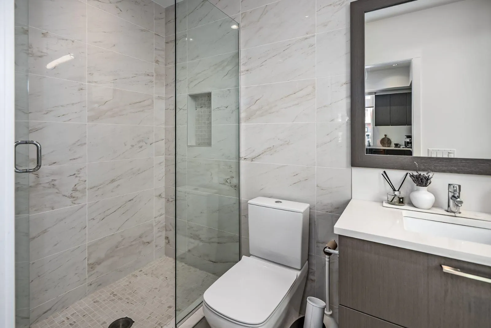487 W 26th Avenue