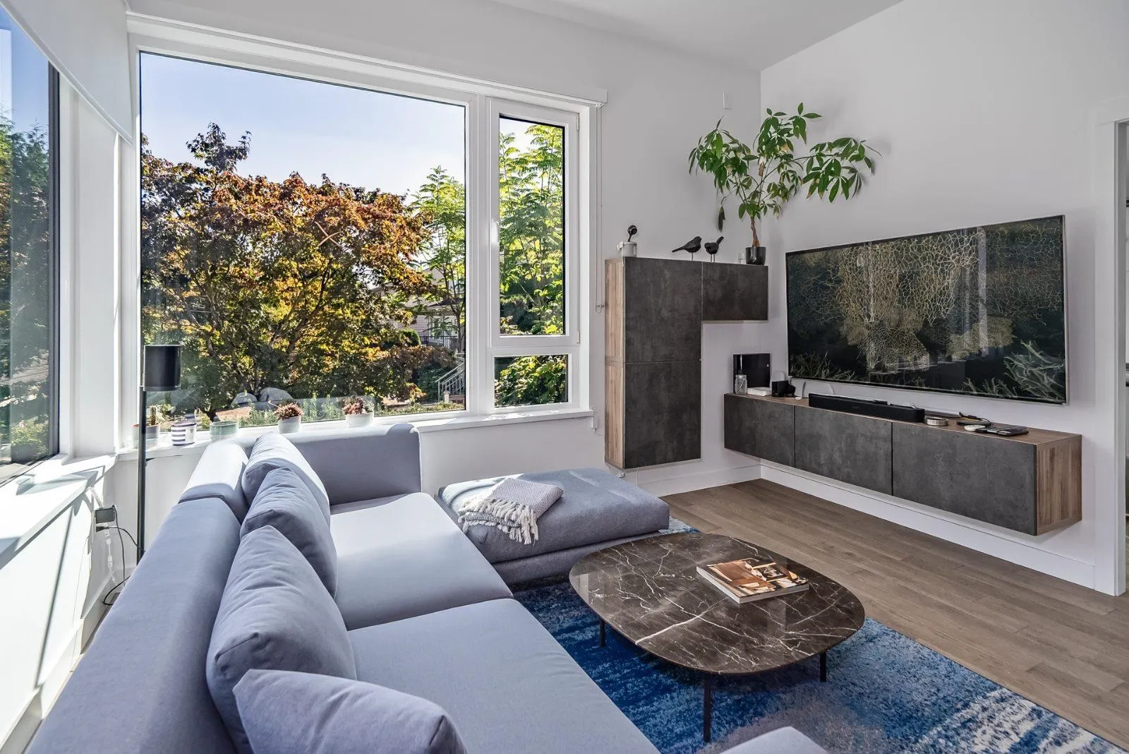 487 W 26th Avenue