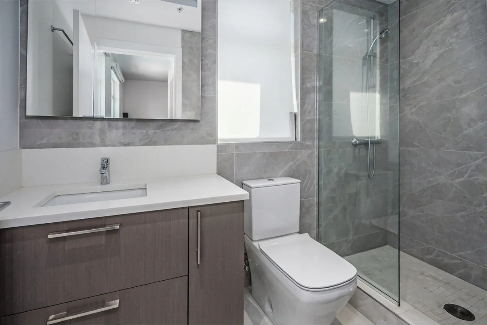 487 W 26th Avenue