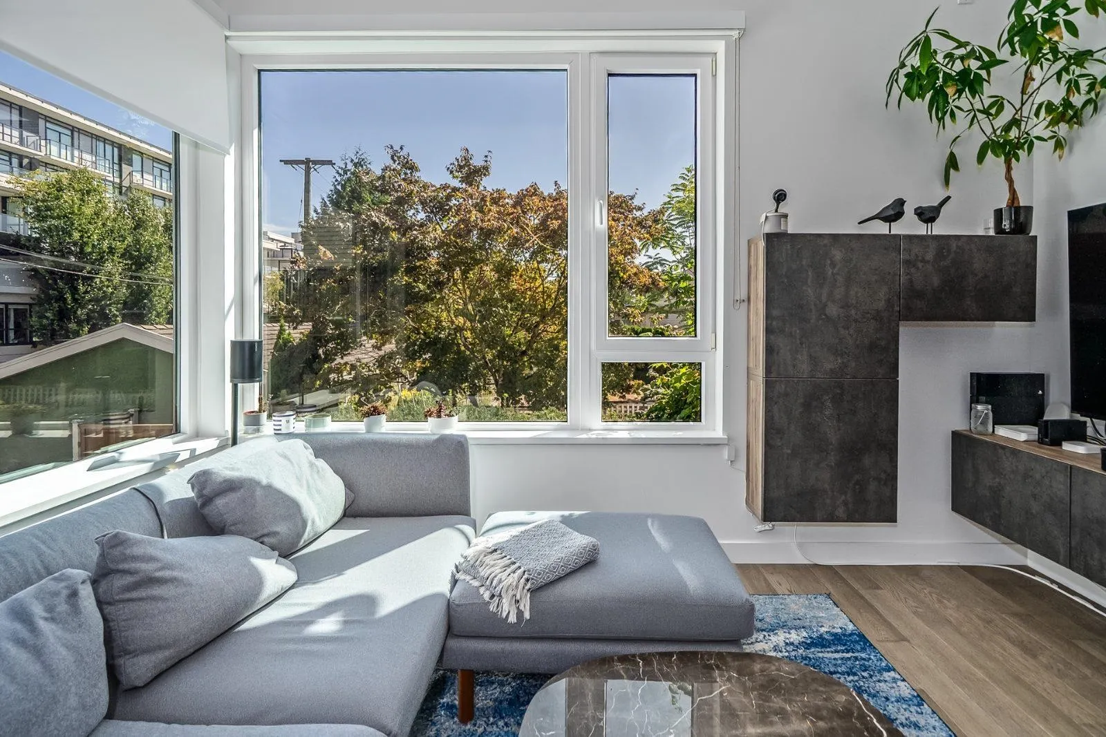 487 W 26th Avenue