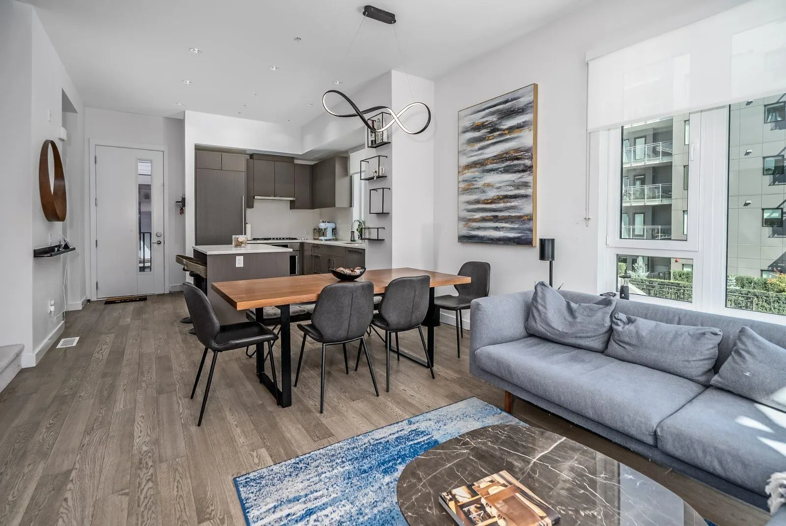 487 W 26th Avenue