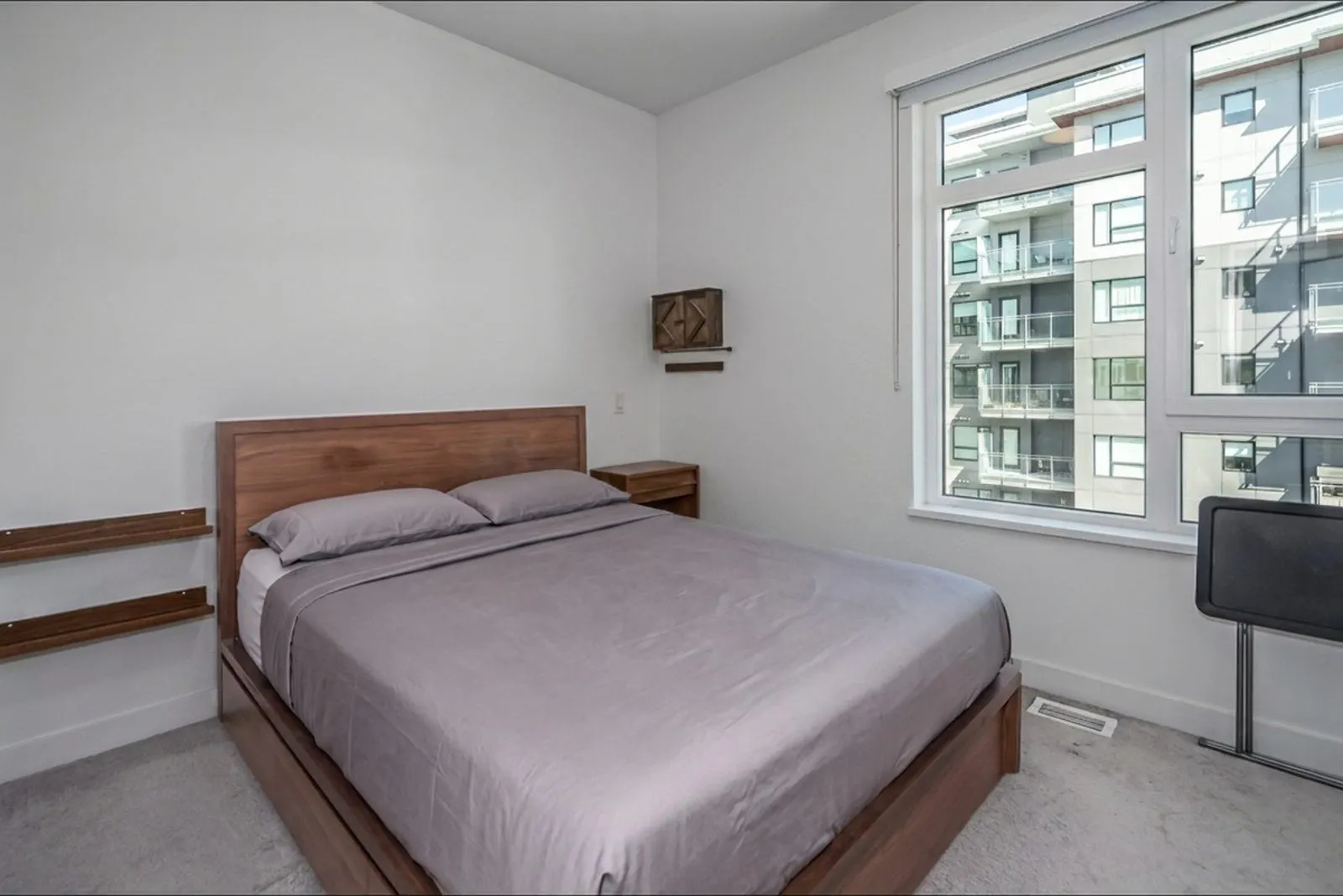 487 W 26th Avenue