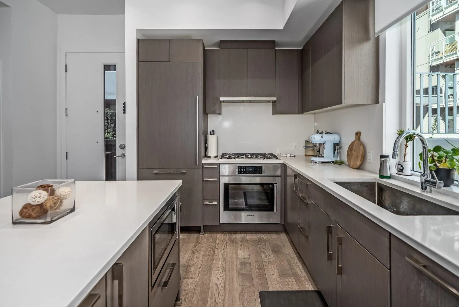 487 W 26th Avenue