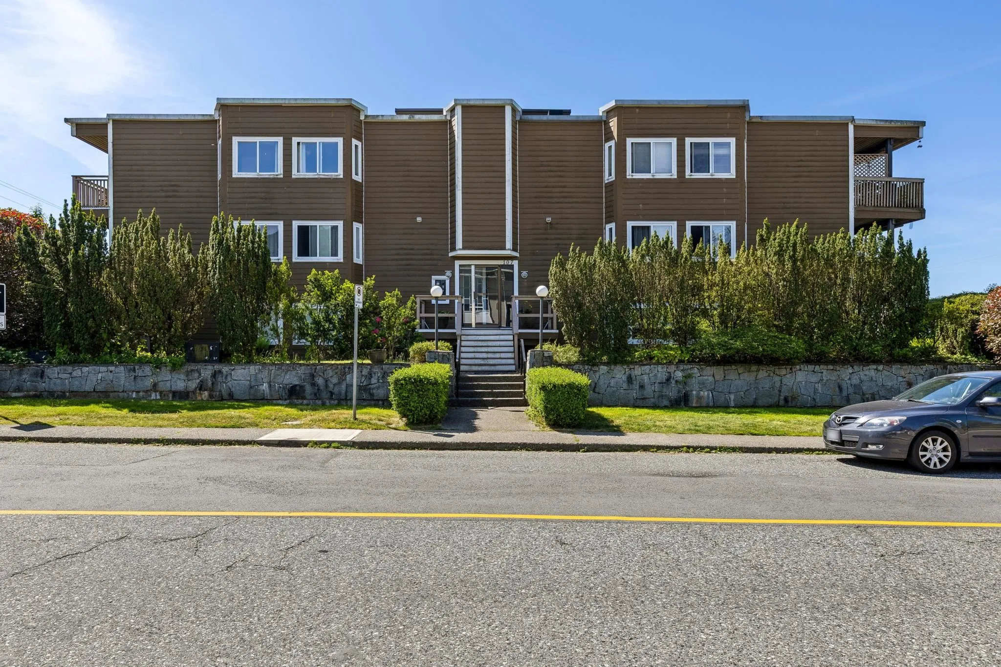 107 W 27th Street #102