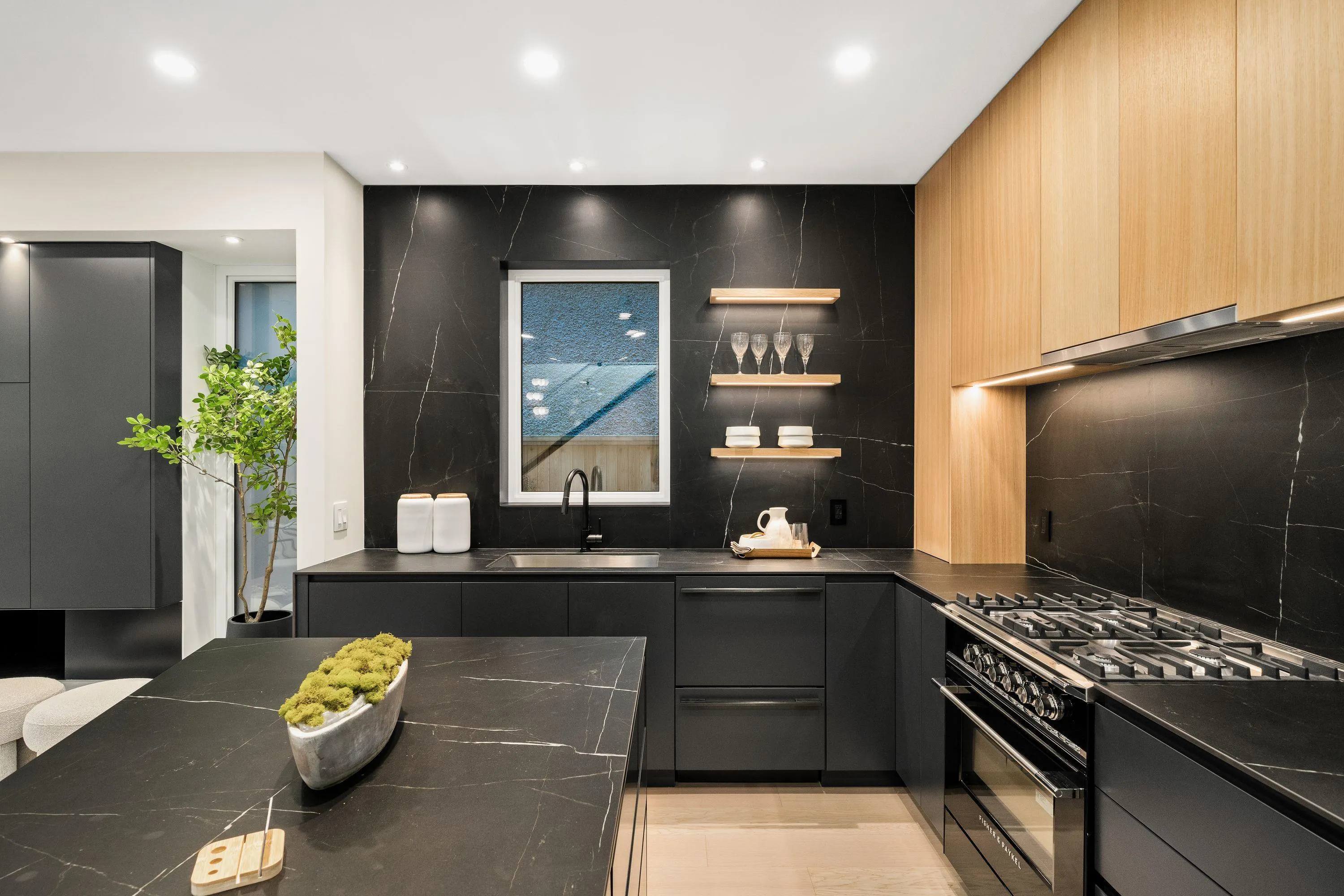 2764 W 14th Avenue #1