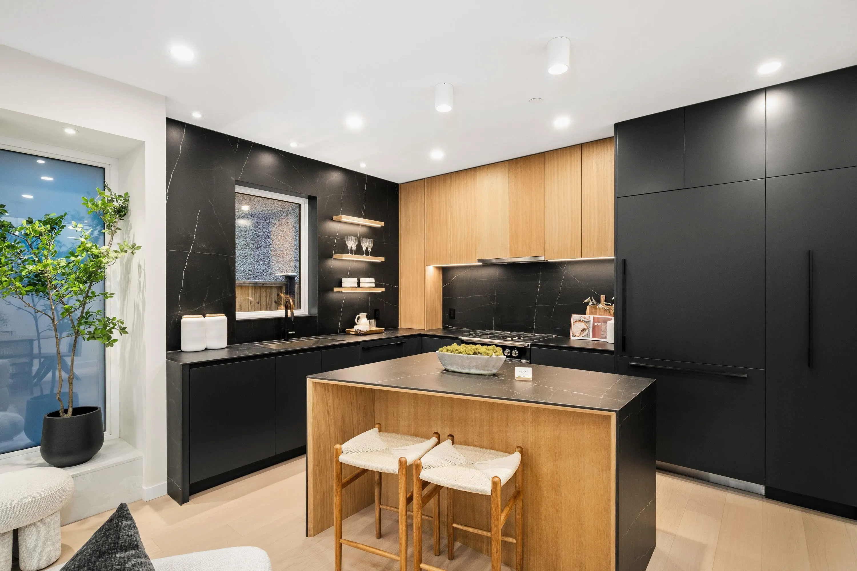 2764 W 14th Avenue #1