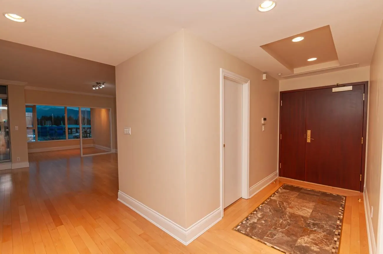 1777 Bayshore Drive #302