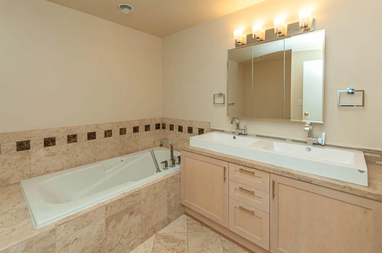 1777 Bayshore Drive #302