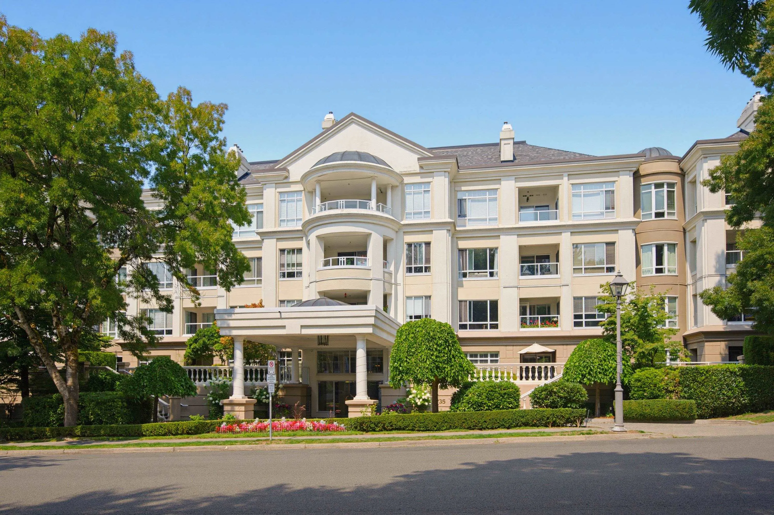 5735 Hampton Place #229