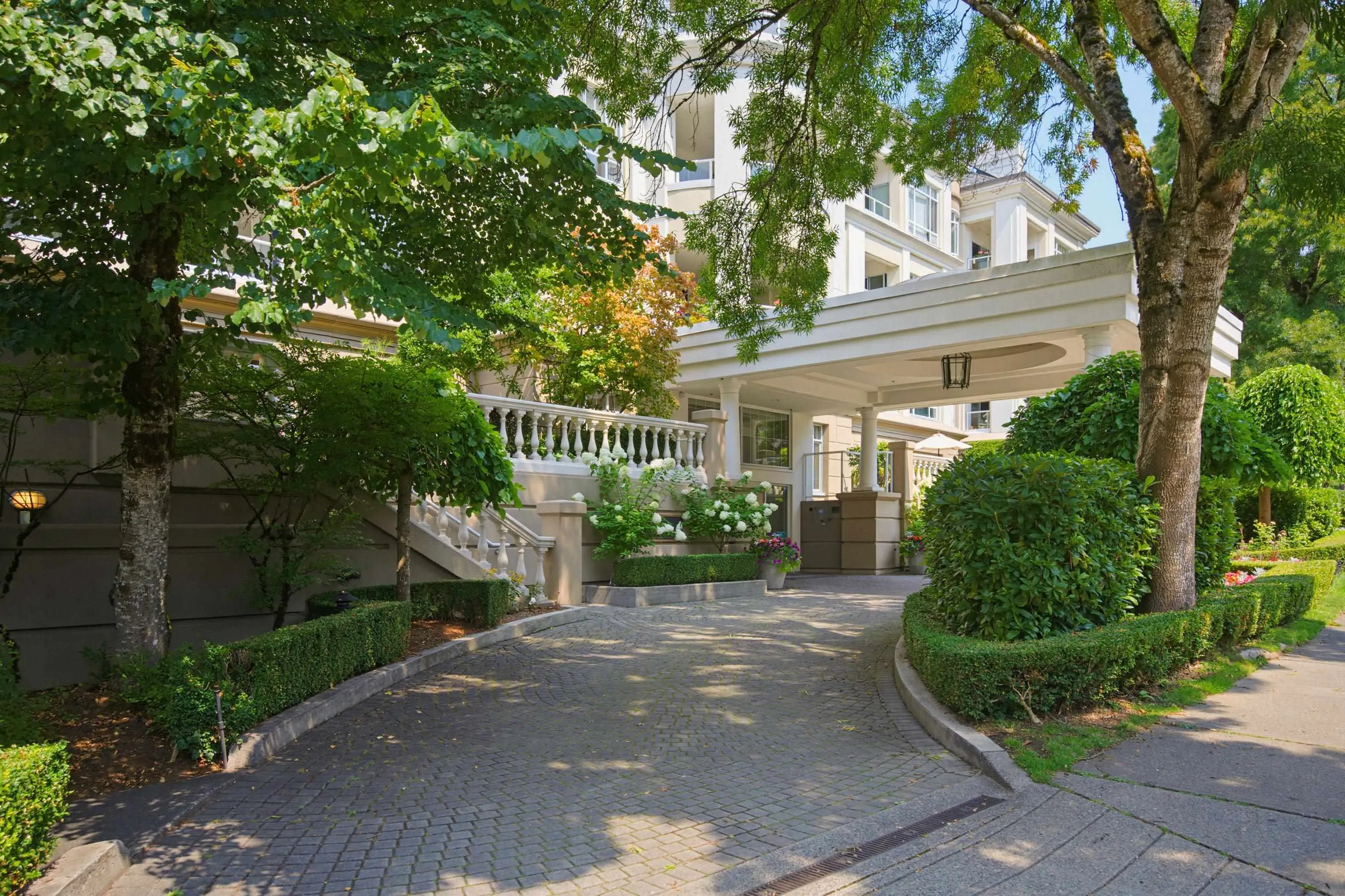 5735 Hampton Place #229