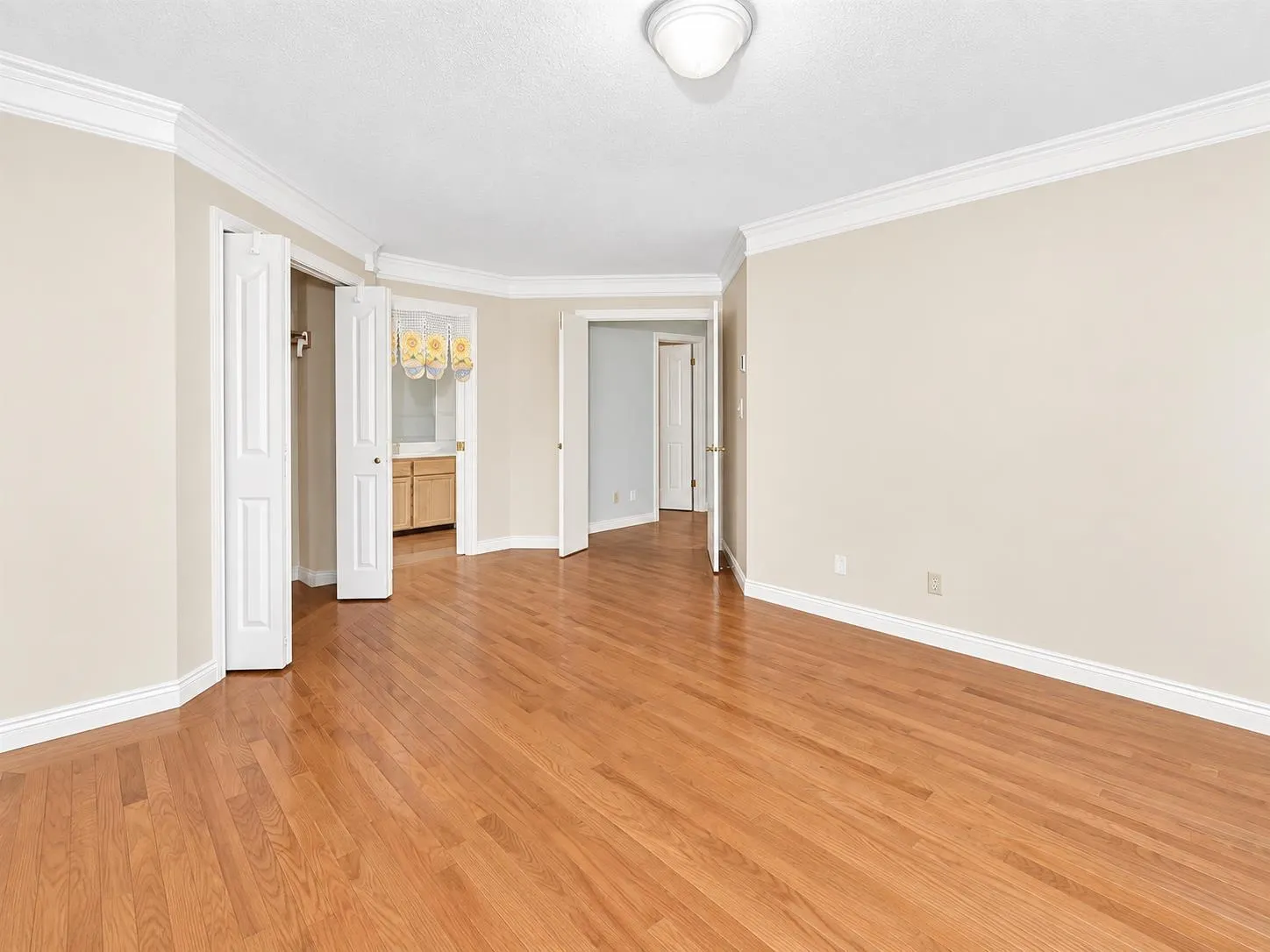 10446 Fraserglen Drive
