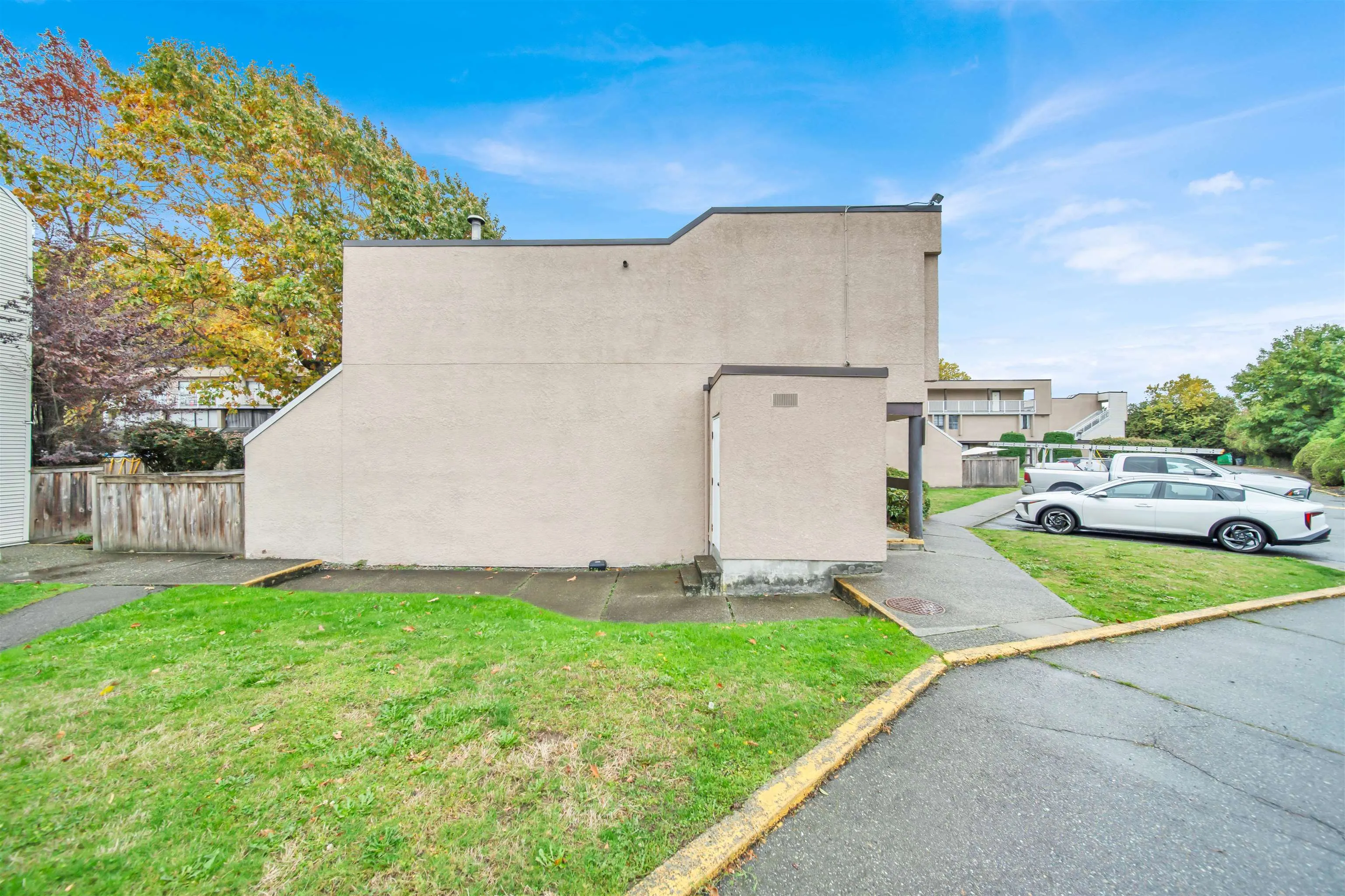 17702 60 Avenue #28