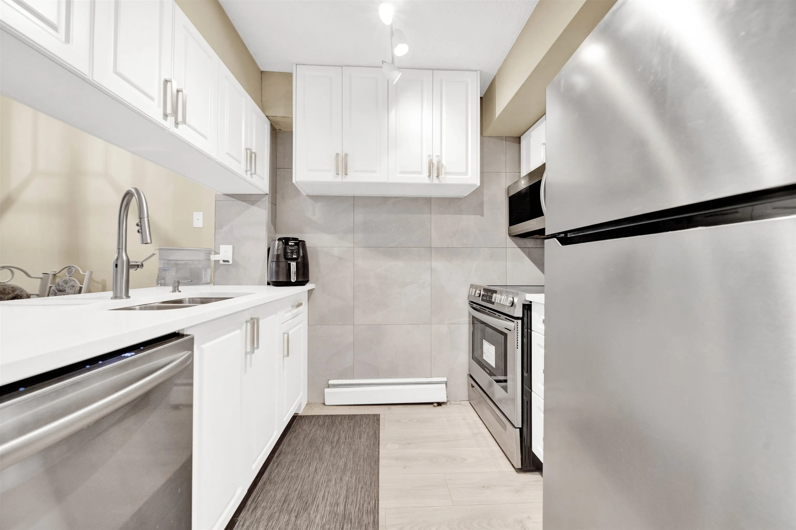 17702 60 Avenue #28