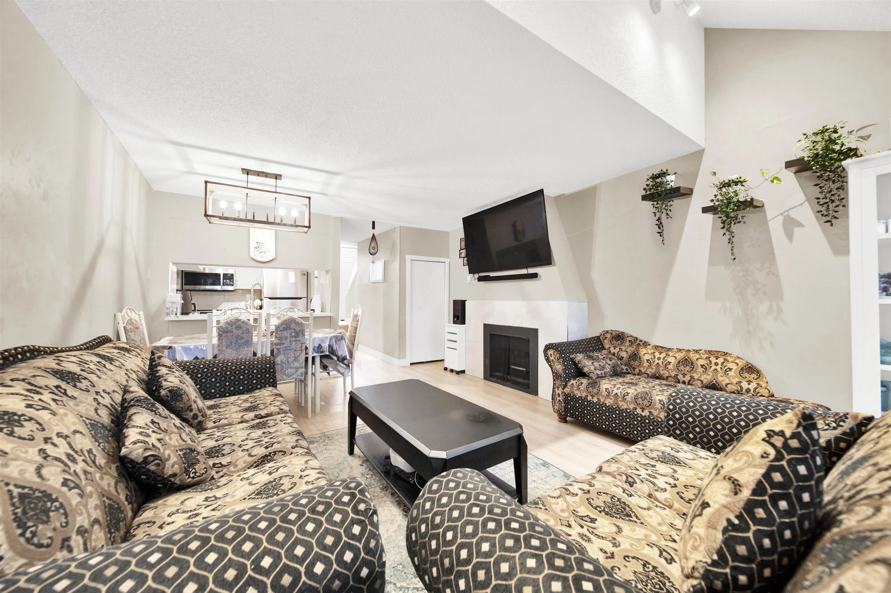 17702 60 Avenue #28