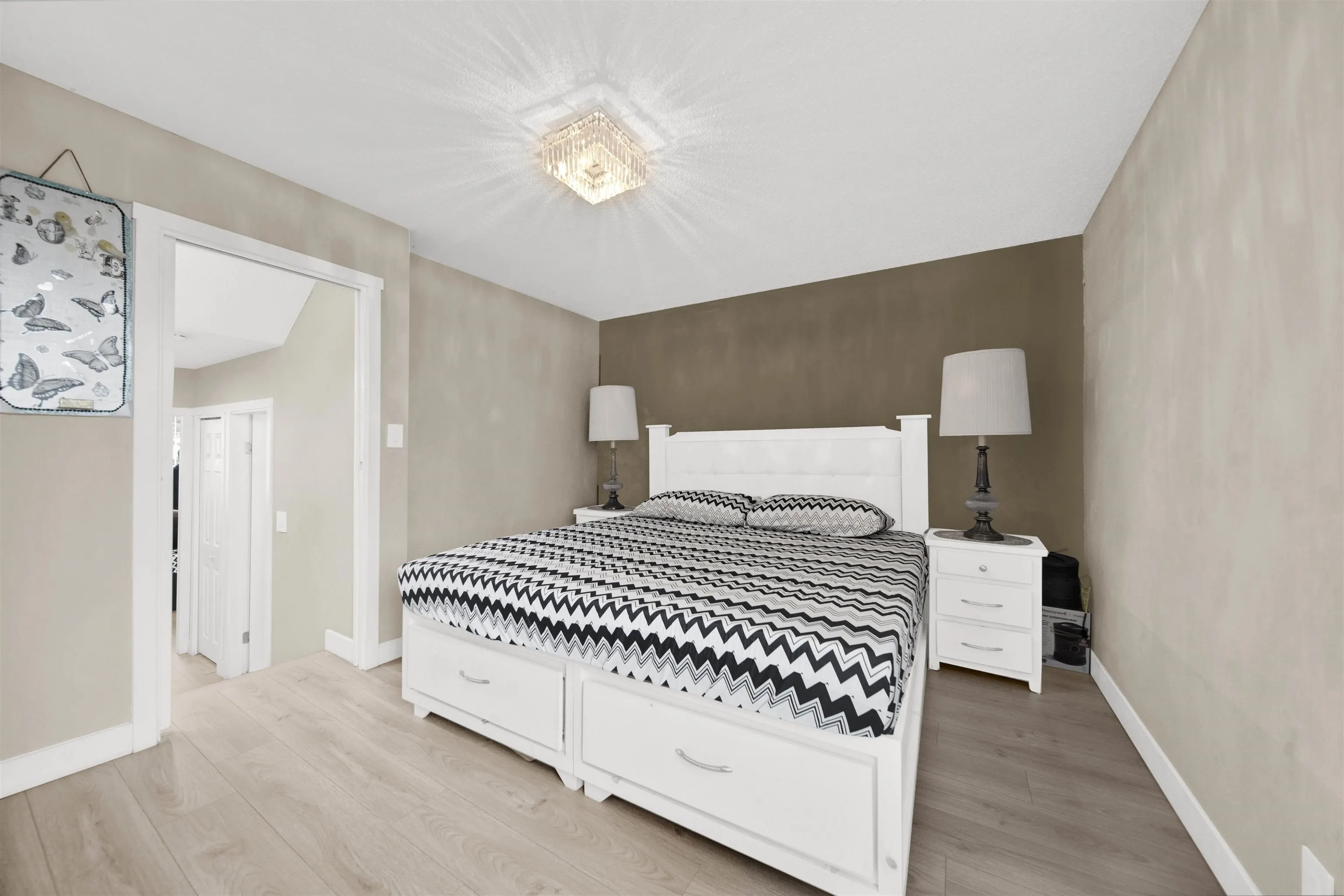 17702 60 Avenue #28