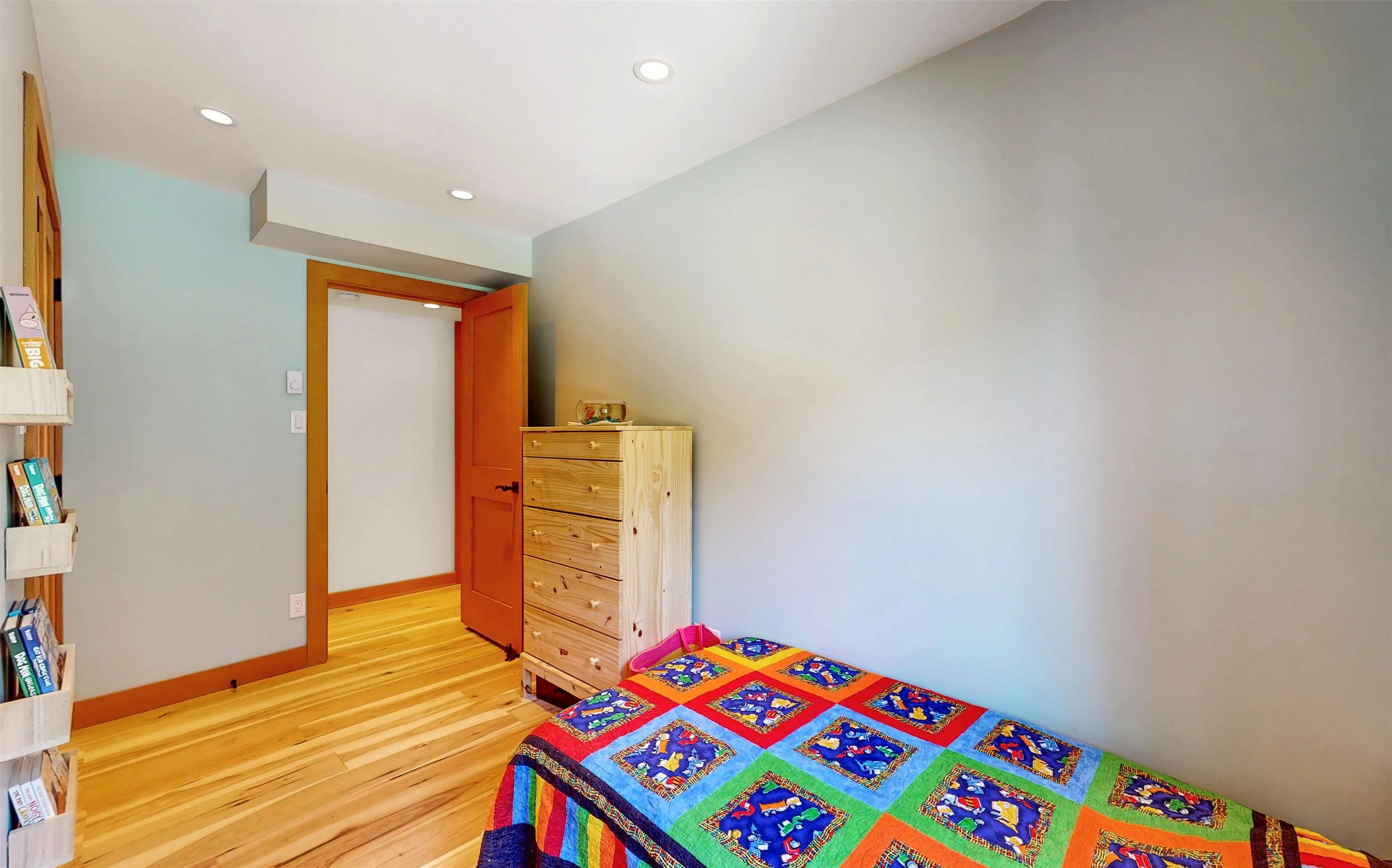 2556 Snowridge Crescent #11