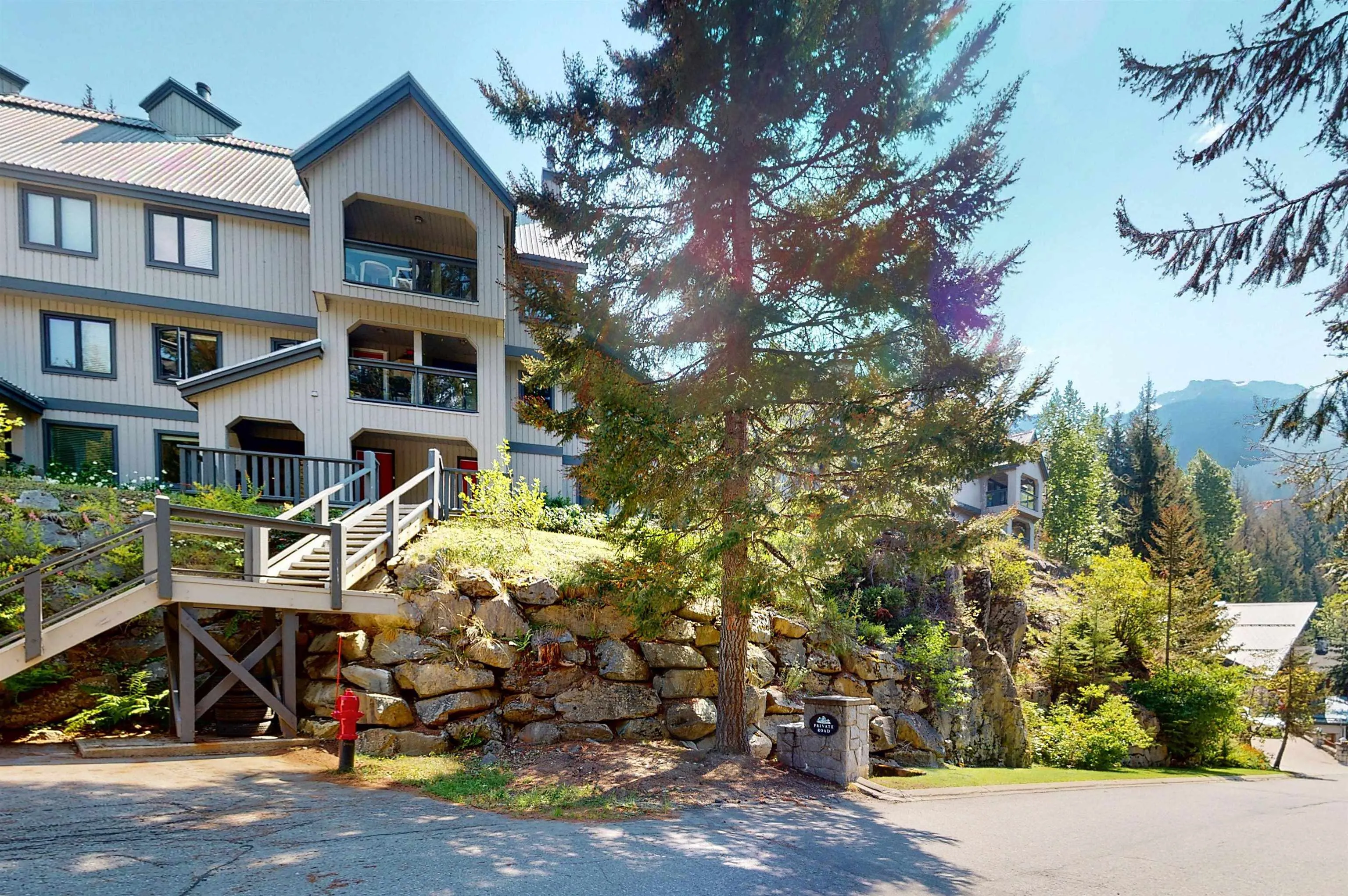 2556 Snowridge Crescent #11