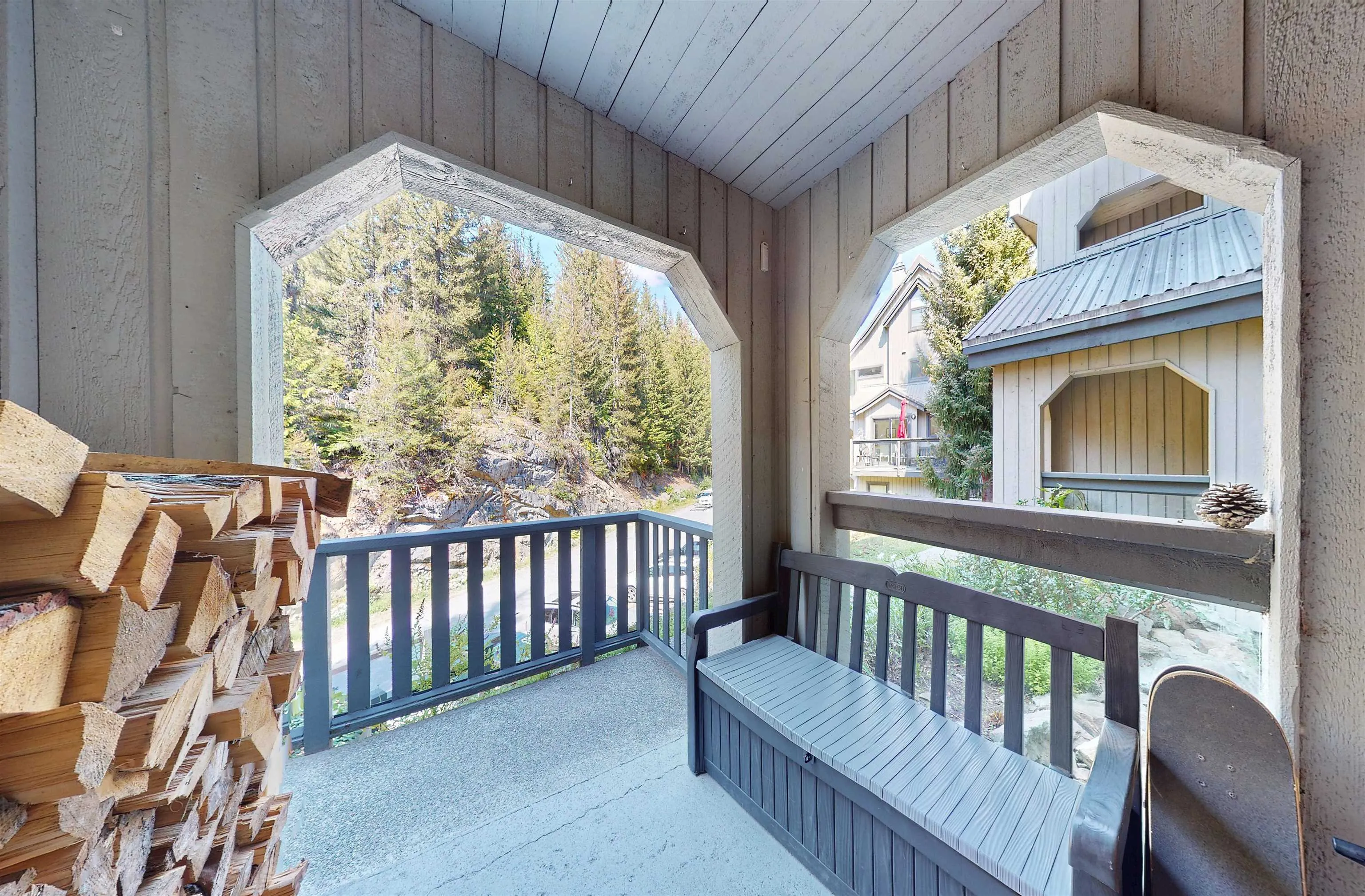 2556 Snowridge Crescent #11