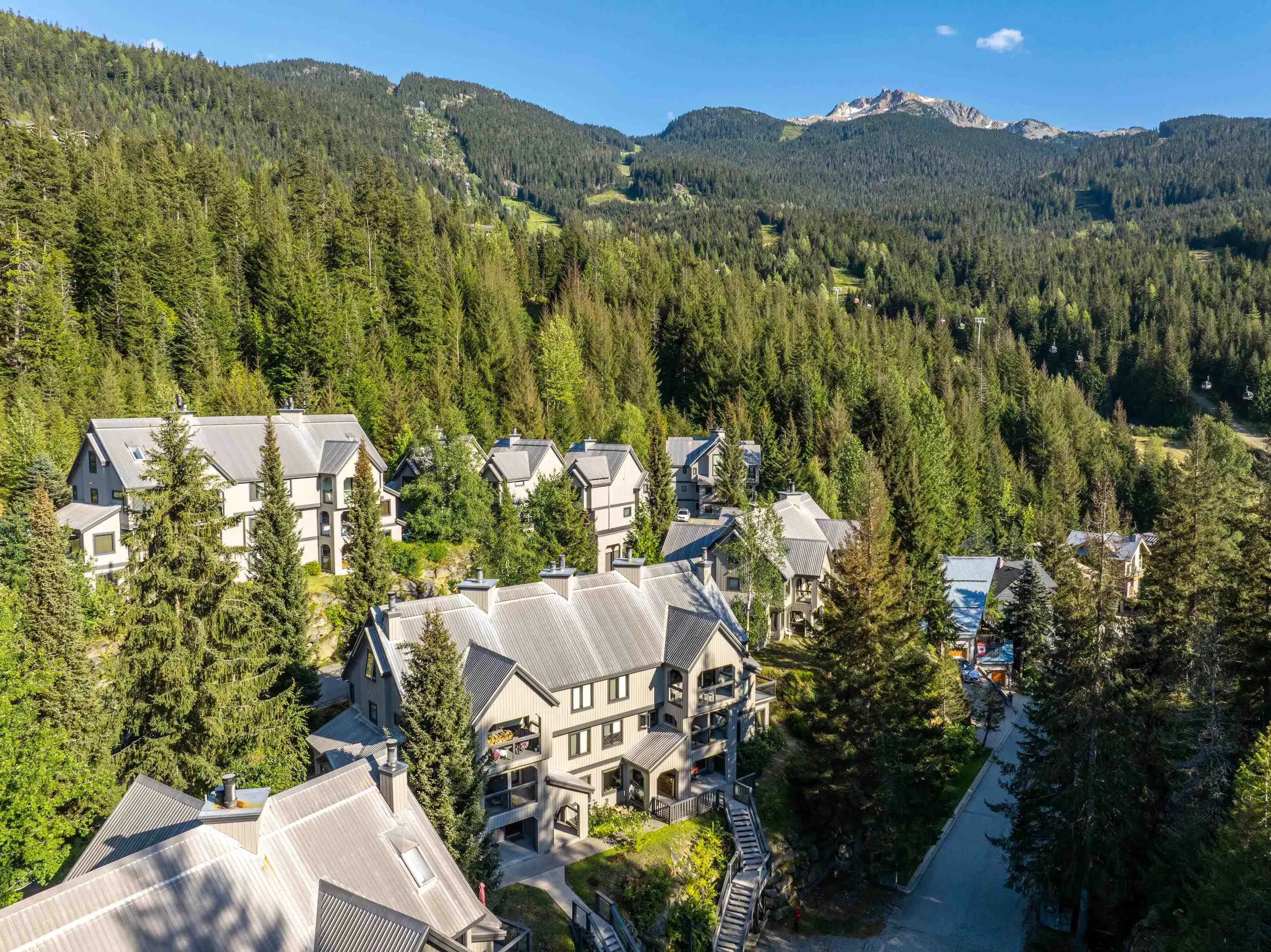 2556 Snowridge Crescent #11
