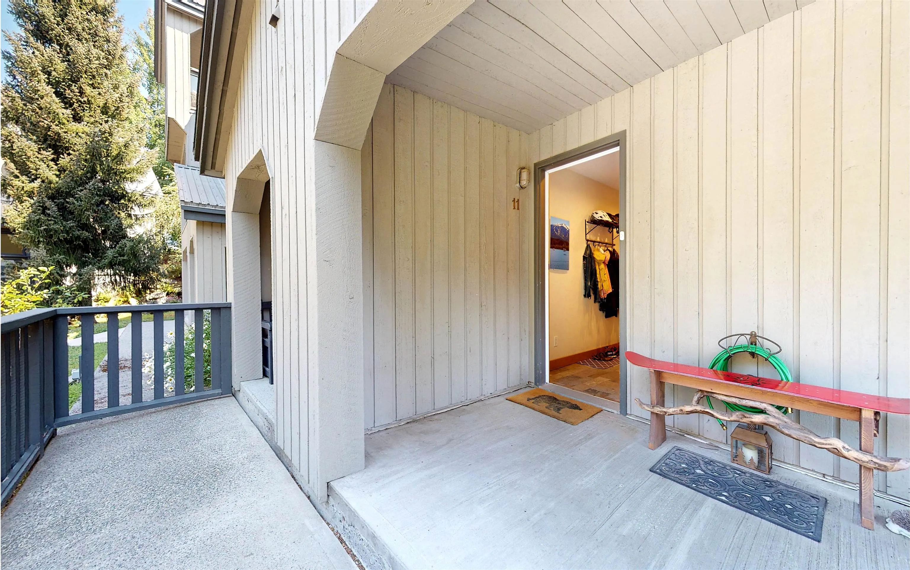 2556 Snowridge Crescent #11