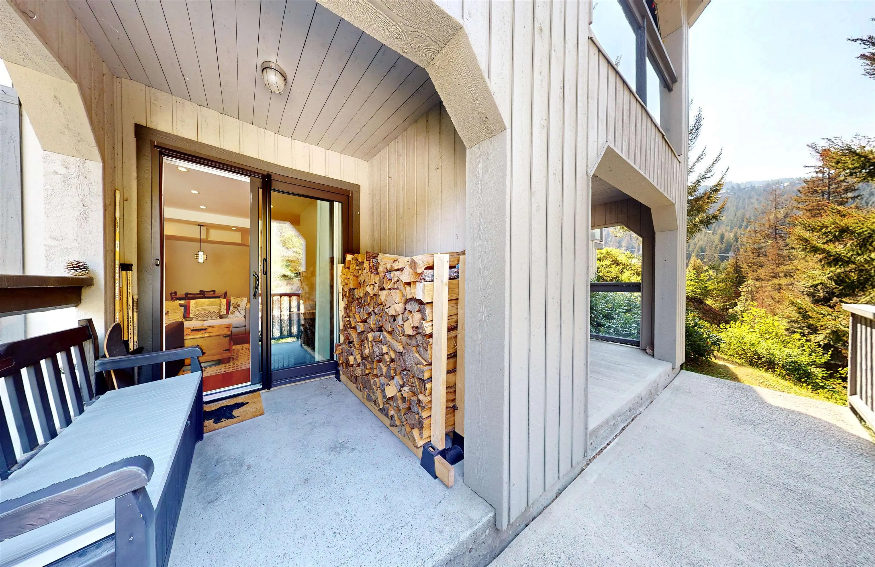 2556 Snowridge Crescent #11