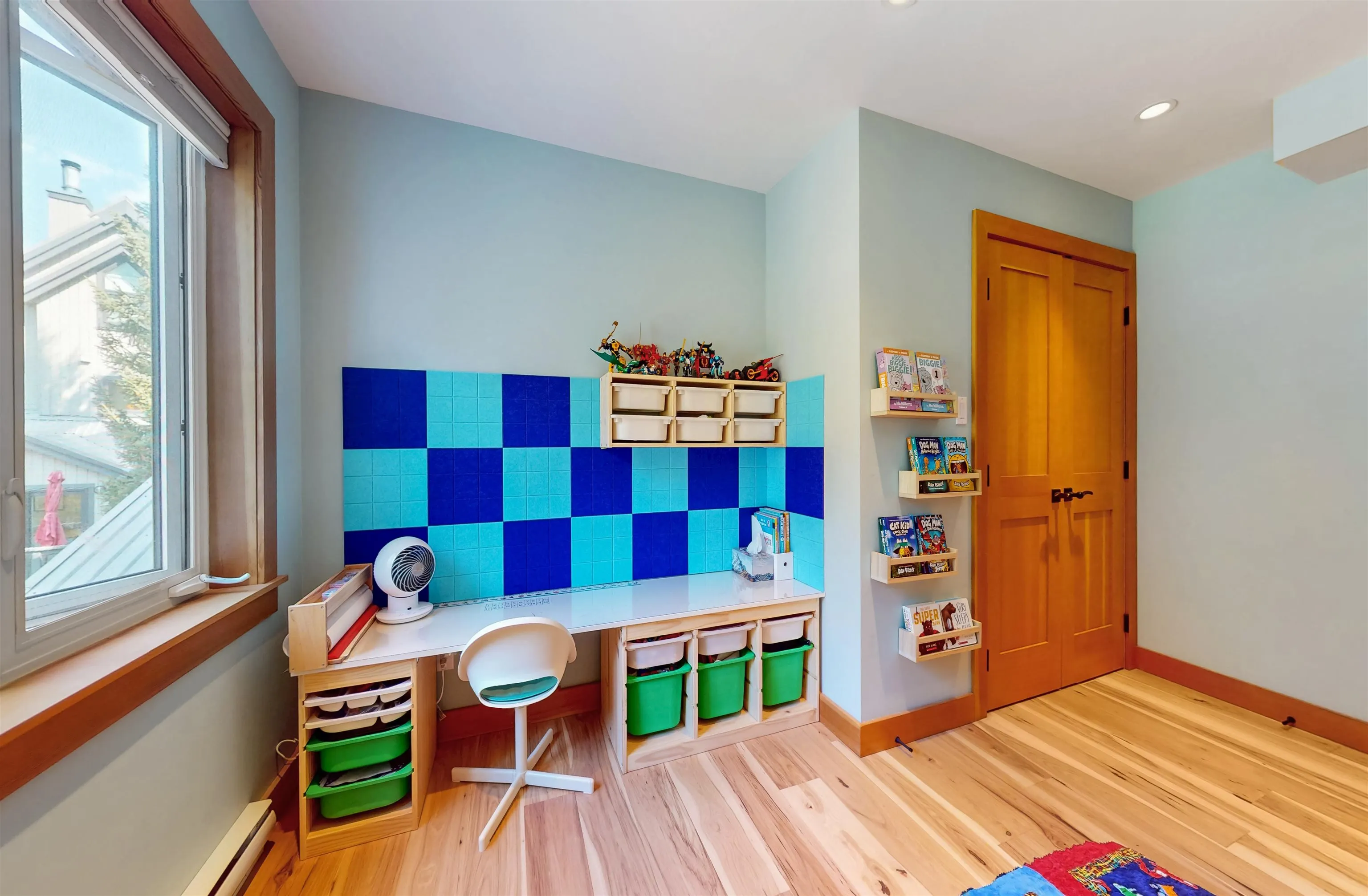 2556 Snowridge Crescent #11