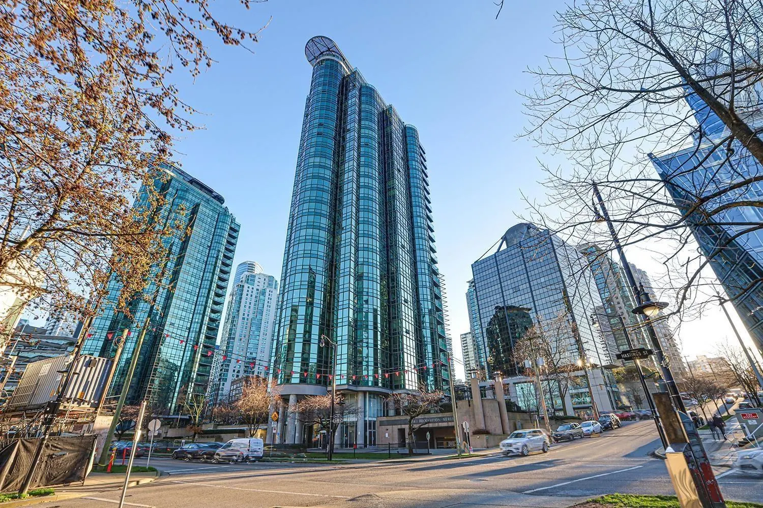 588 Broughton Street #702