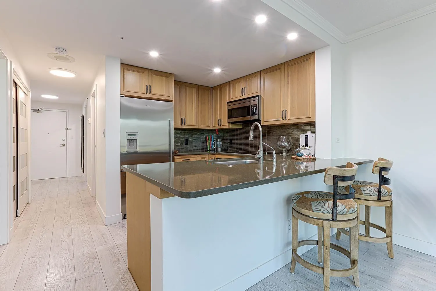 588 Broughton Street #702