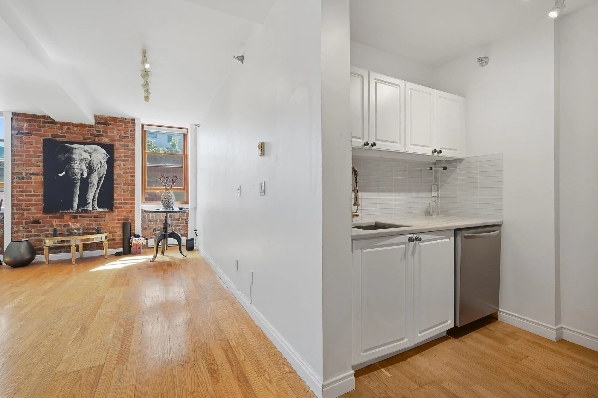 233 Abbott Street #403