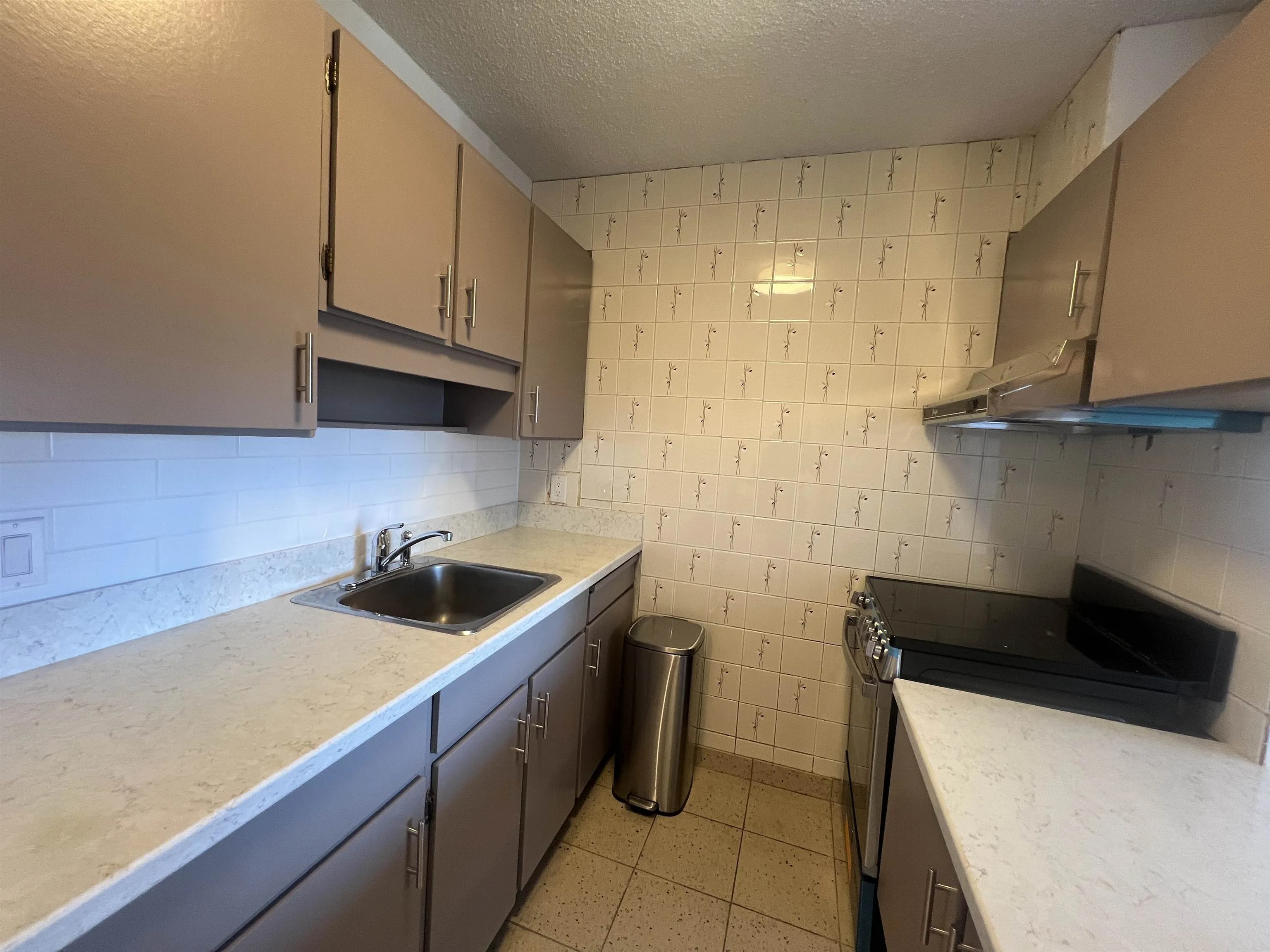 1720 Barclay Street #801