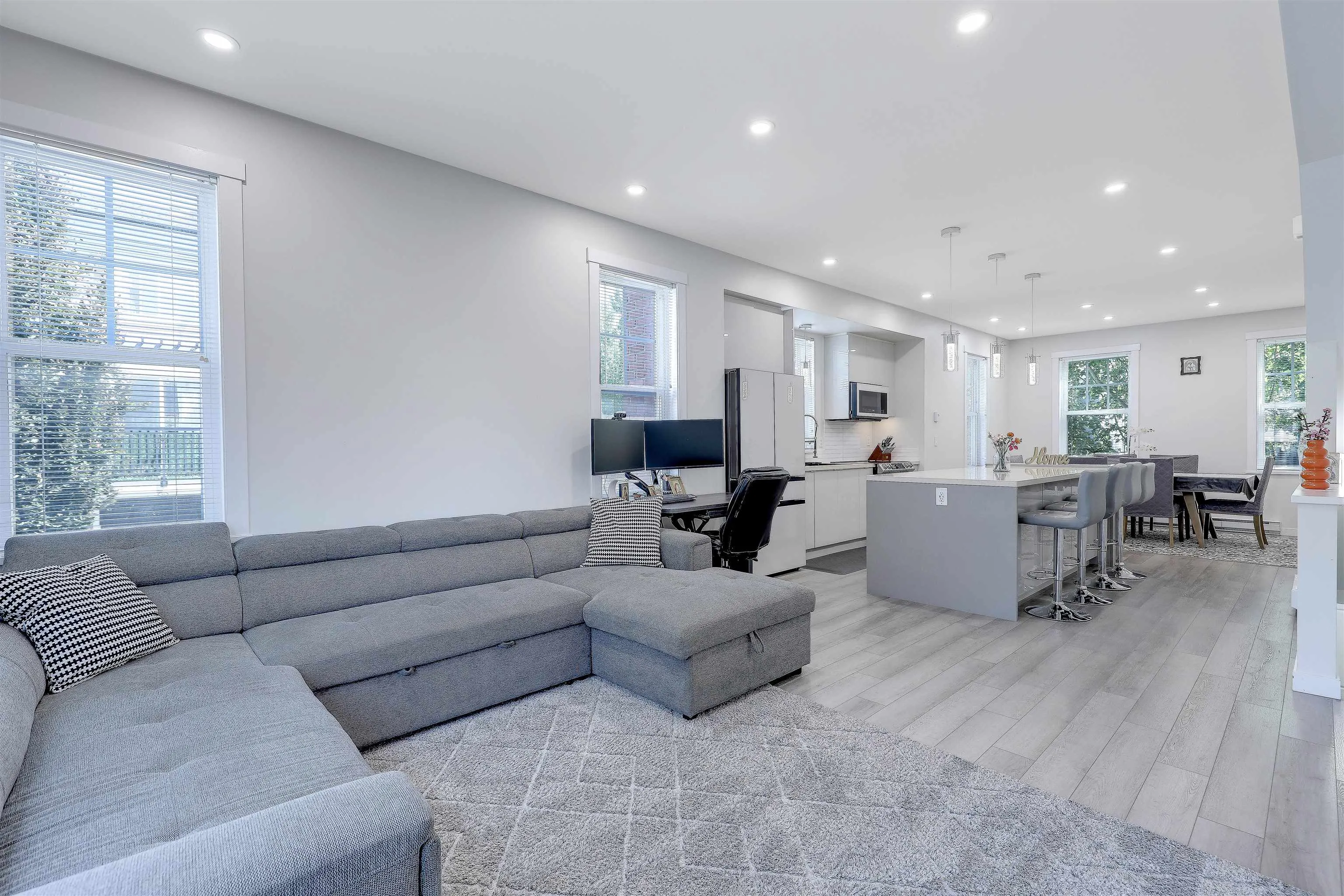7233 189 Street #81