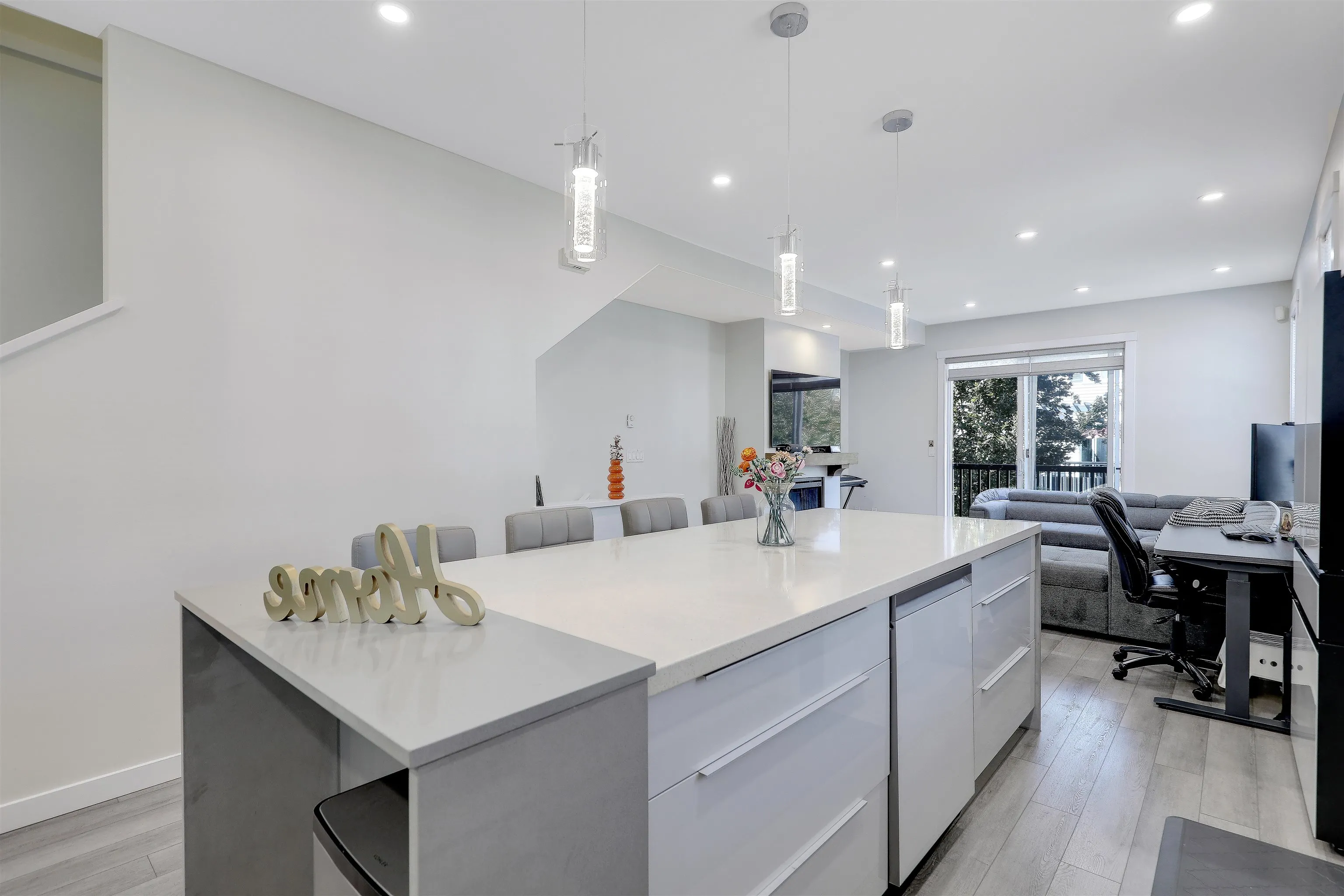 7233 189 Street #81