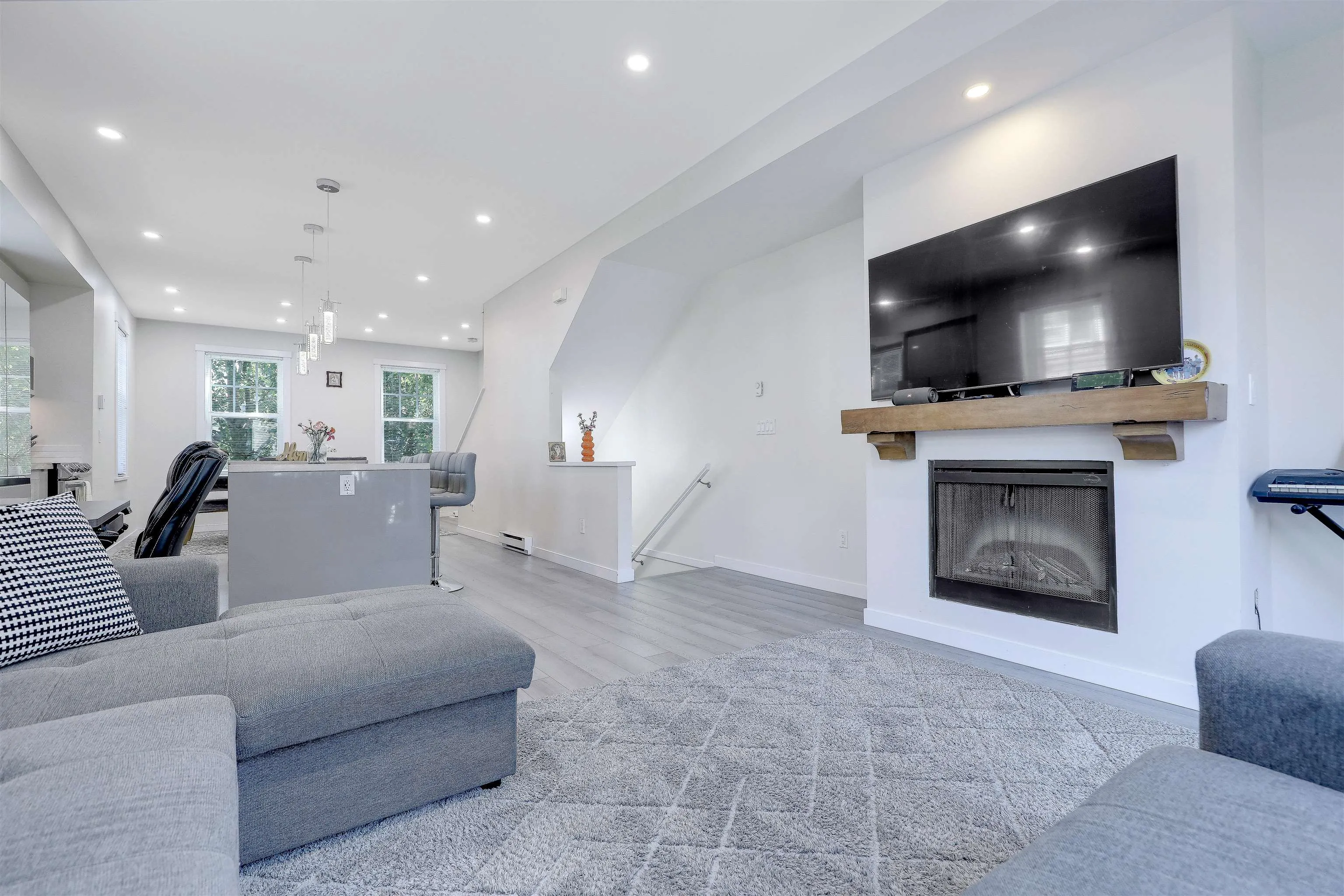 7233 189 Street #81