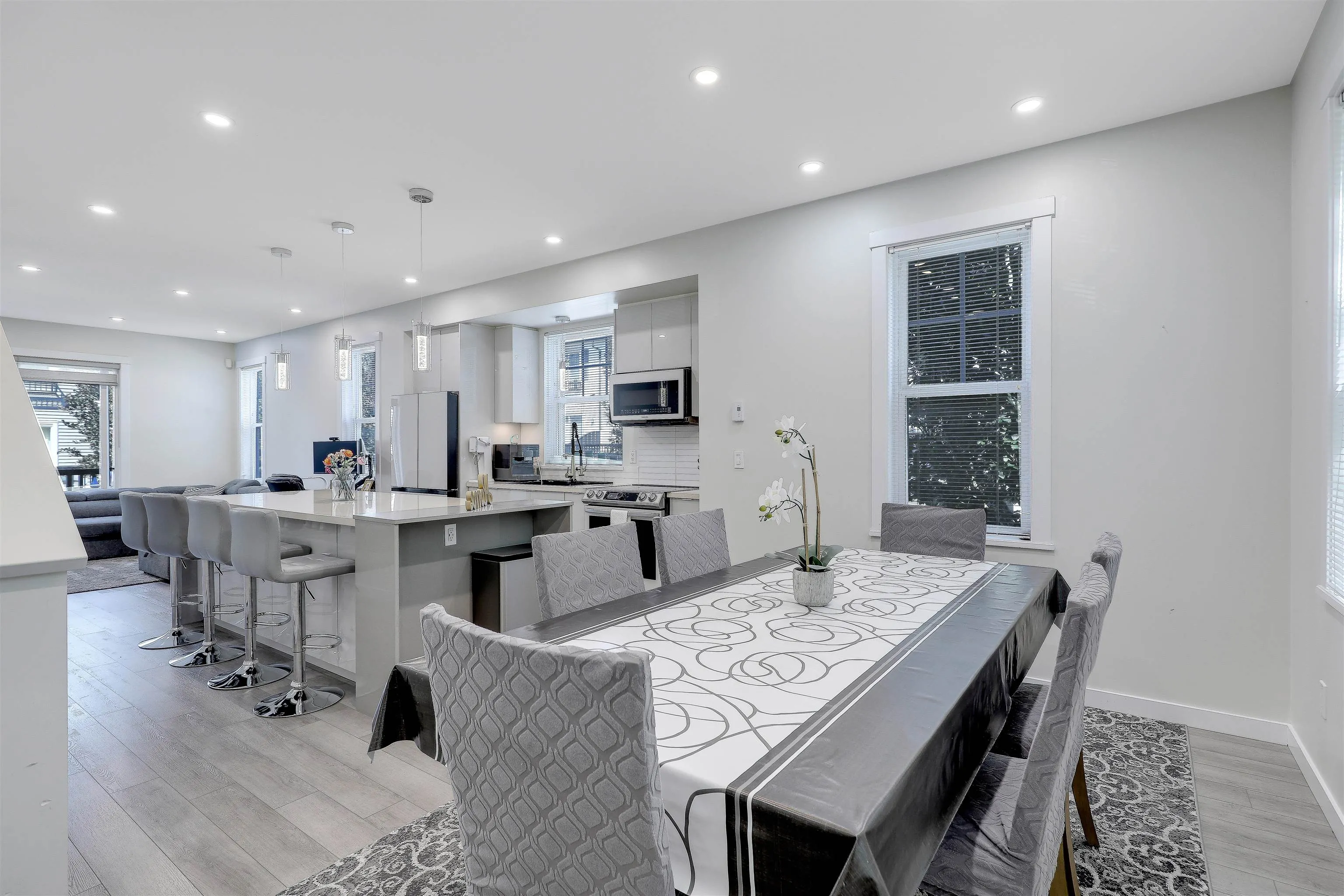 7233 189 Street #81
