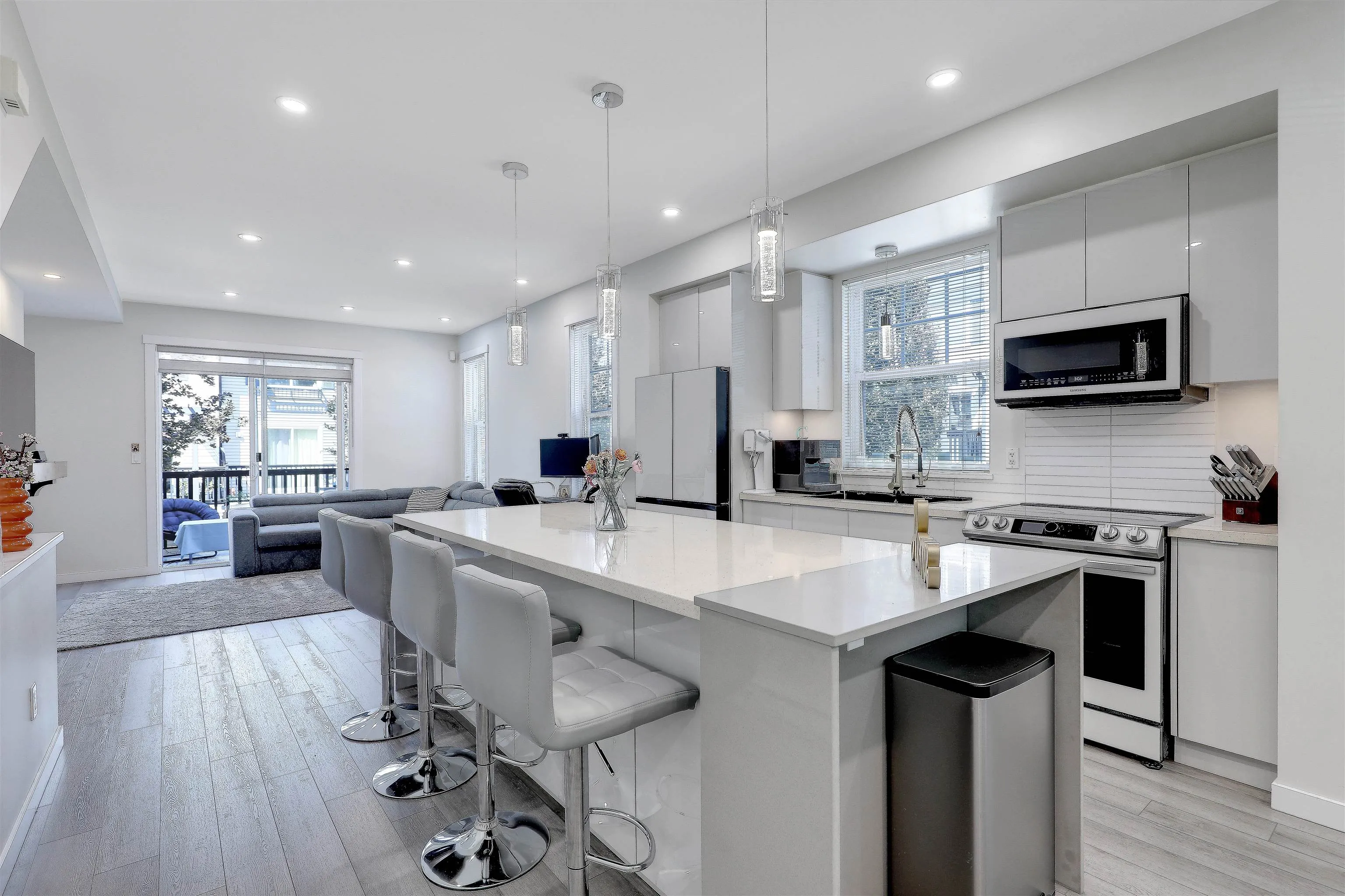 7233 189 Street #81